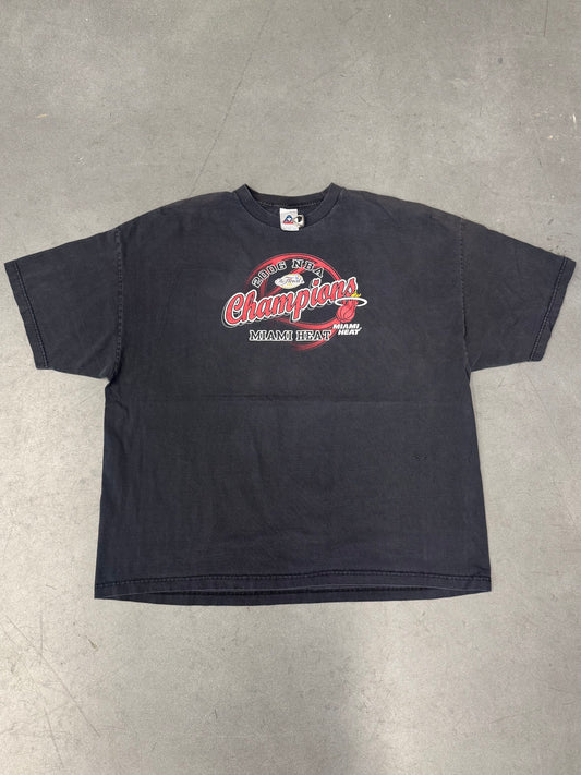 2006 MIAMI HEAT NBA CHAMPIONS TEE (AAA TAG)