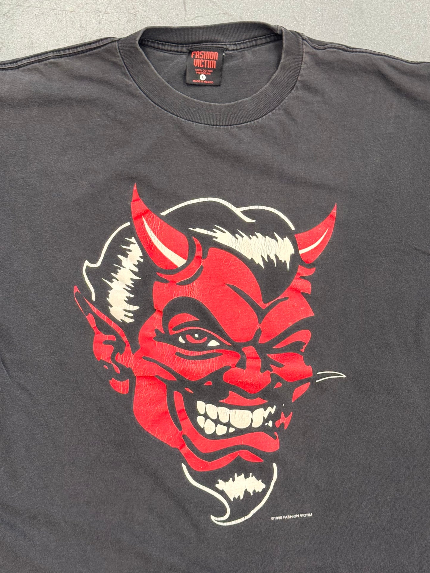 1995 FASHION VICTIM DEVIL FACE TEE (FASHION VICTIM TAG)