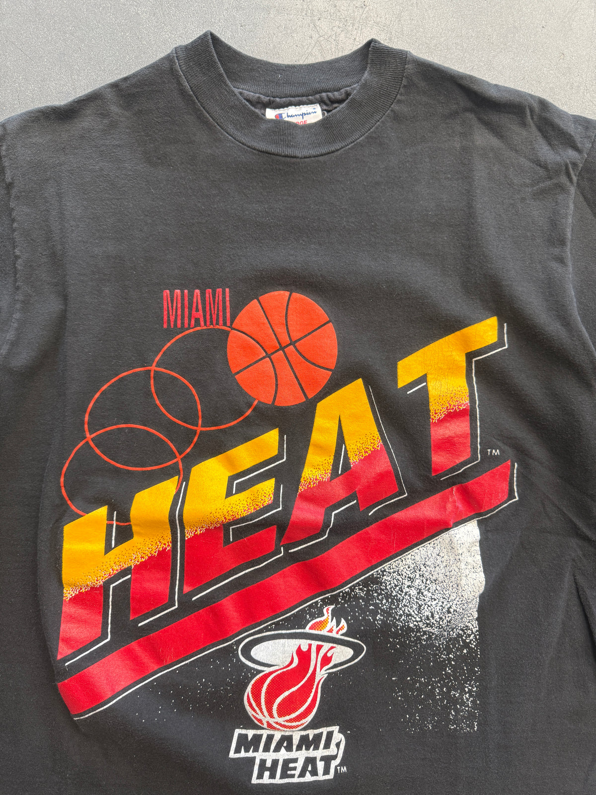 90'S MIAMI HEAT GRADIENT LOGO TEE (CHAMPION TAG)