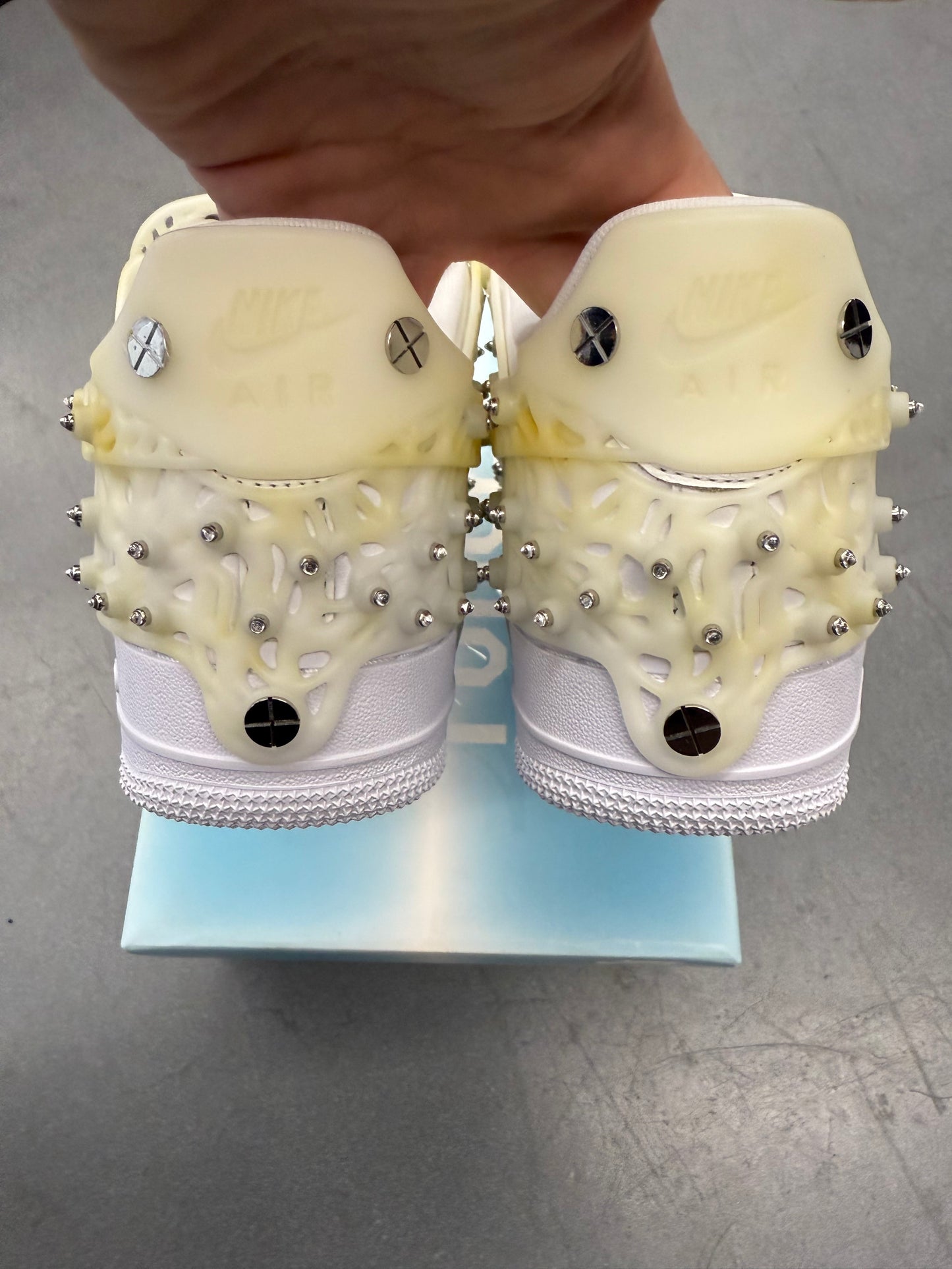 SIZE 9W NIKE AIR FORCE 1 LOW SWARVOSKI RETROFLECTIVE CRYSTAL WHITE (2021) (NEW WITH DEFECTS) (CC)