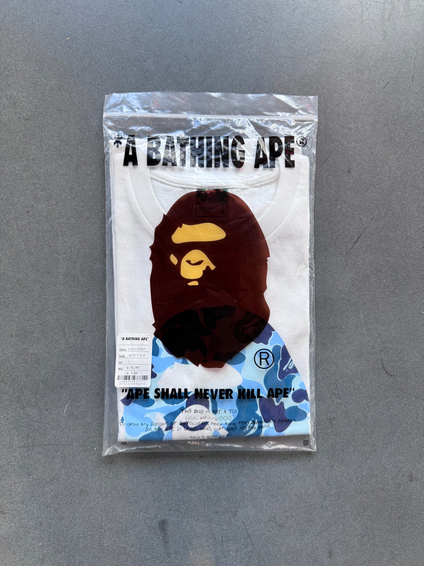 A BATHING APE CAMO BIG HEAD TEE - BLUE CAMO/WHITE (L) (NWT)