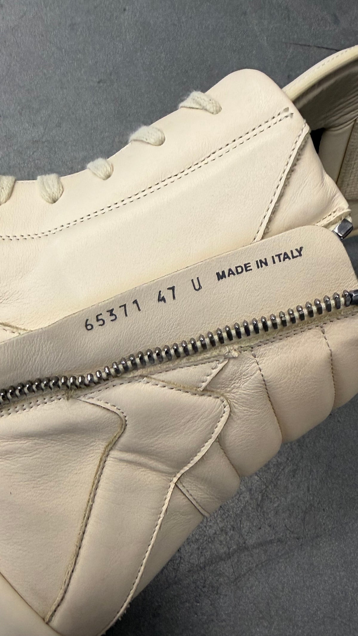 RICK OWENS CHALK WHITE GEOBASKETS