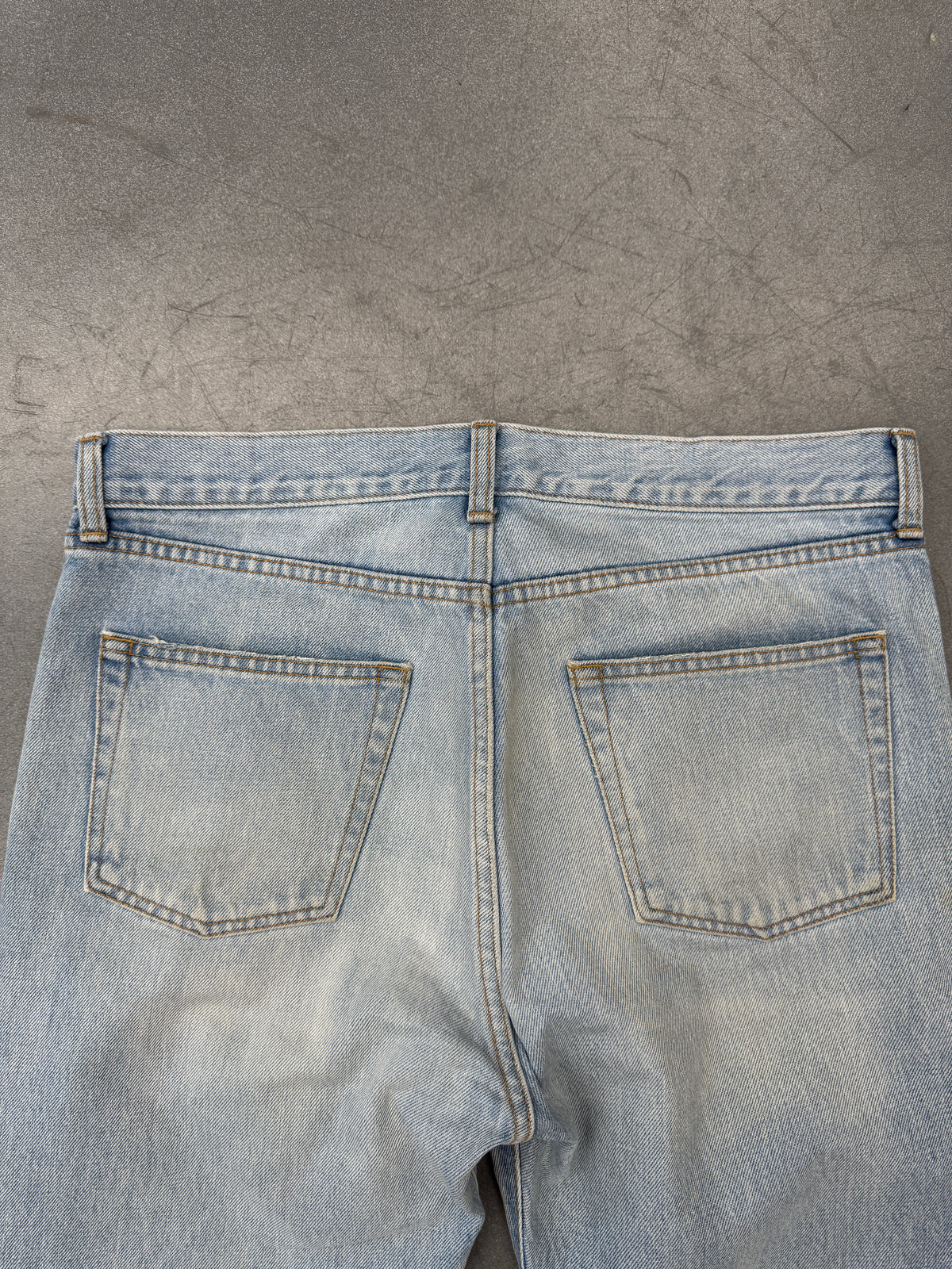 2017 SAINT LAURENT PARIS D03 M/SL-LW LIGHT INDIGO KNEE-CRASH JEANS NY ANTHONY VACCARELLO