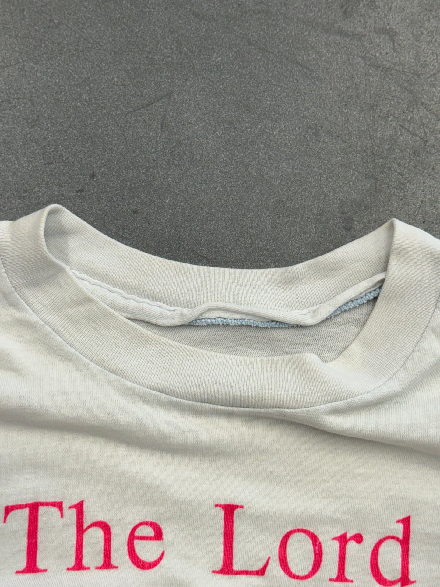 80S THE LORD IS MY SHEPARD... PSALM 23:1 TEE (PULLED TAG)