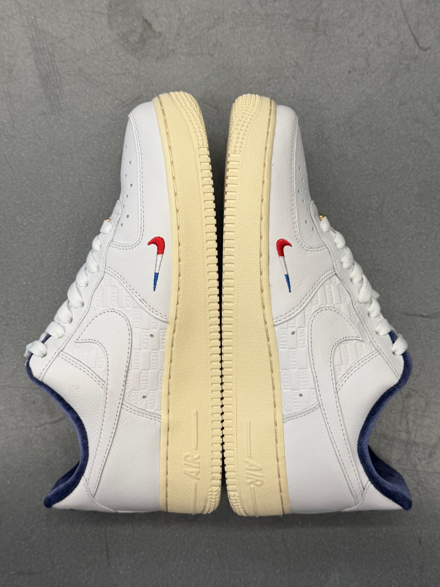 2021 NIKE AIR FORCE 1 LOW KITH PARIS EXCLUSIVE (PRE-OWNED WITH BOX)