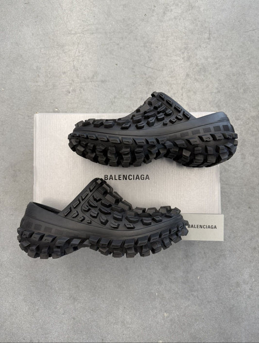 SIZE 43/10-10.5 BALENCIAGA DEFENDER CLOG BLACK (NEW WITH BOX)