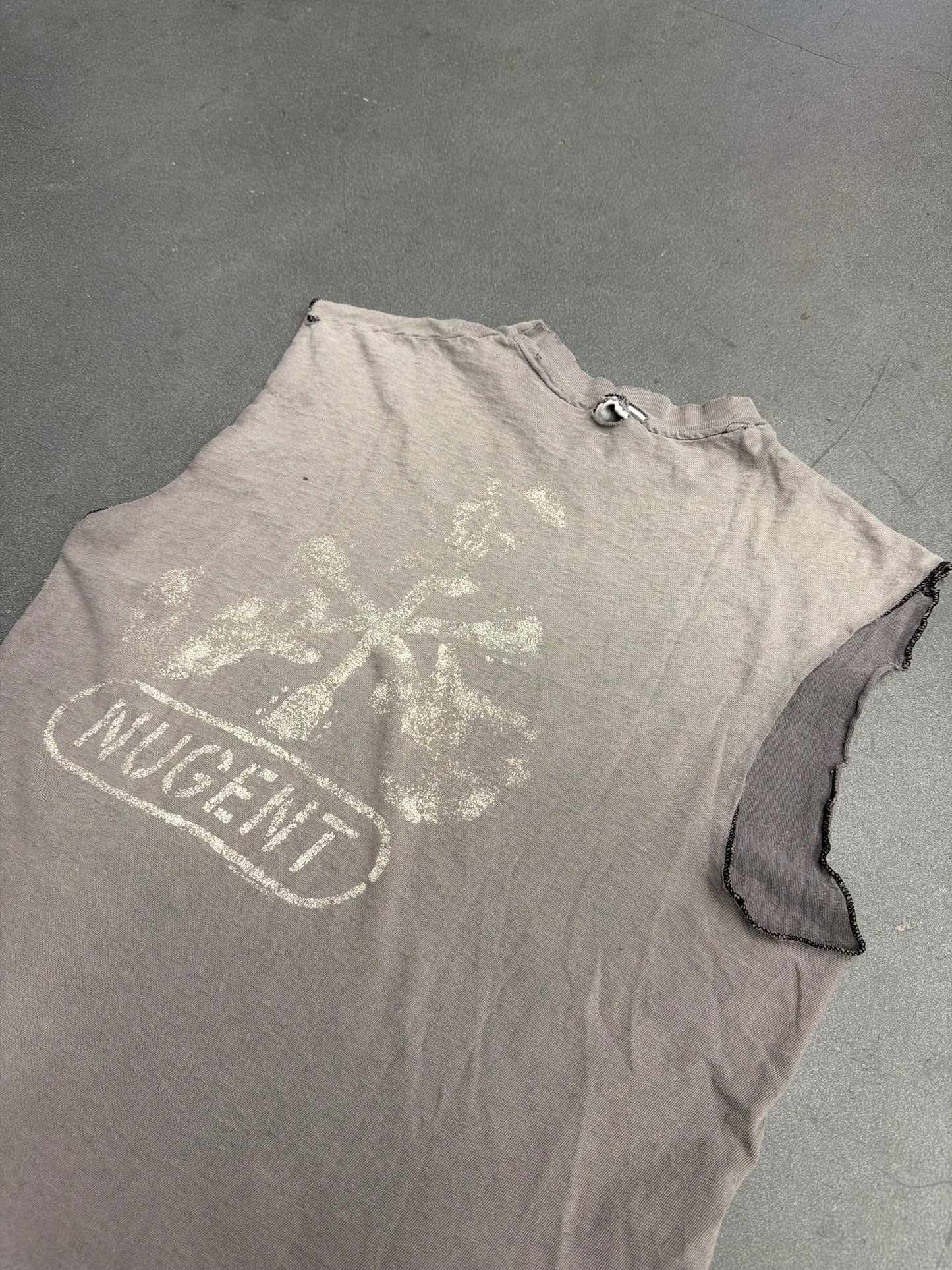 1982 TED NUGENT FADED AND DISTRESSED CUTOFF TEE (HANES TAG)