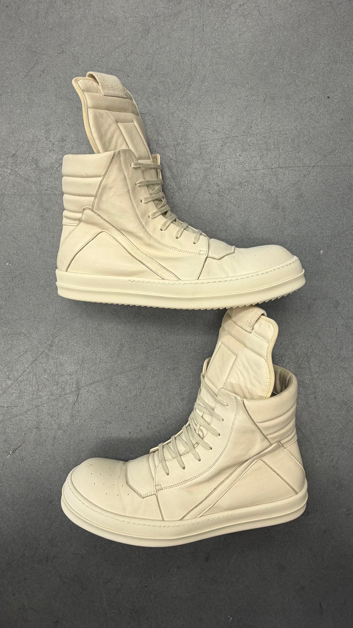 RICK OWENS CHALK WHITE GEOBASKETS