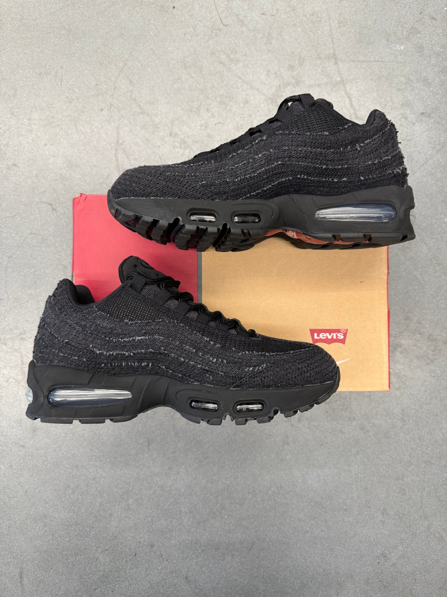 2025 SIZE 8 NIKE AIR MAX 95 OG LEVI'S BLACK