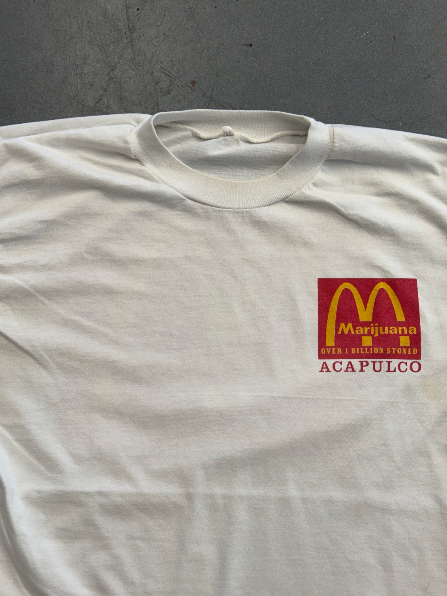 80S BOOTLEG MCDONALDS "MARIJUANA OVER 1 BILLION STONED" ACAPULCO TEE (M TAG)