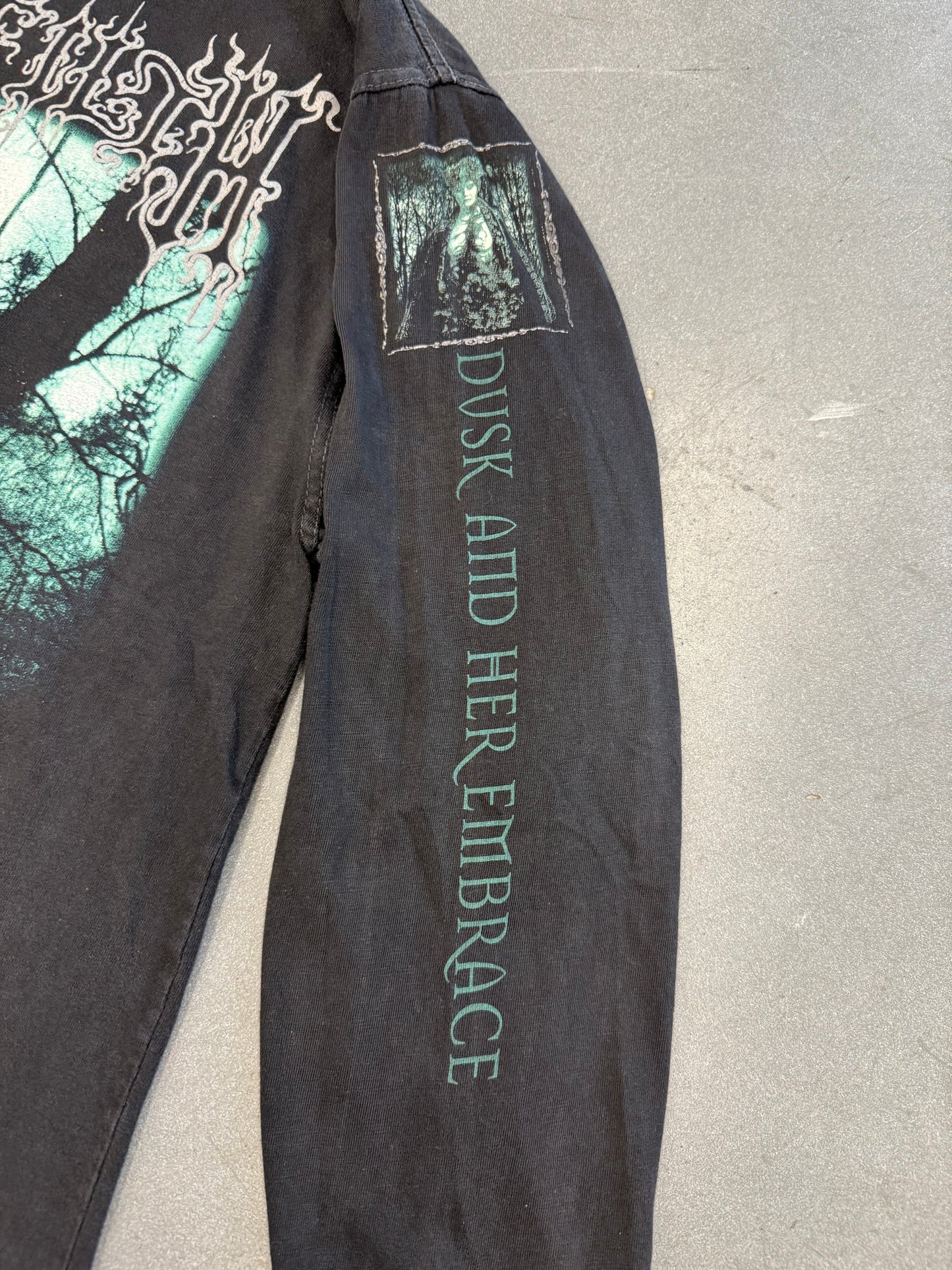 1996 CRADLE OF FILTH DUSK AND HER EMBRACE LS TEE (FIEND TAG)