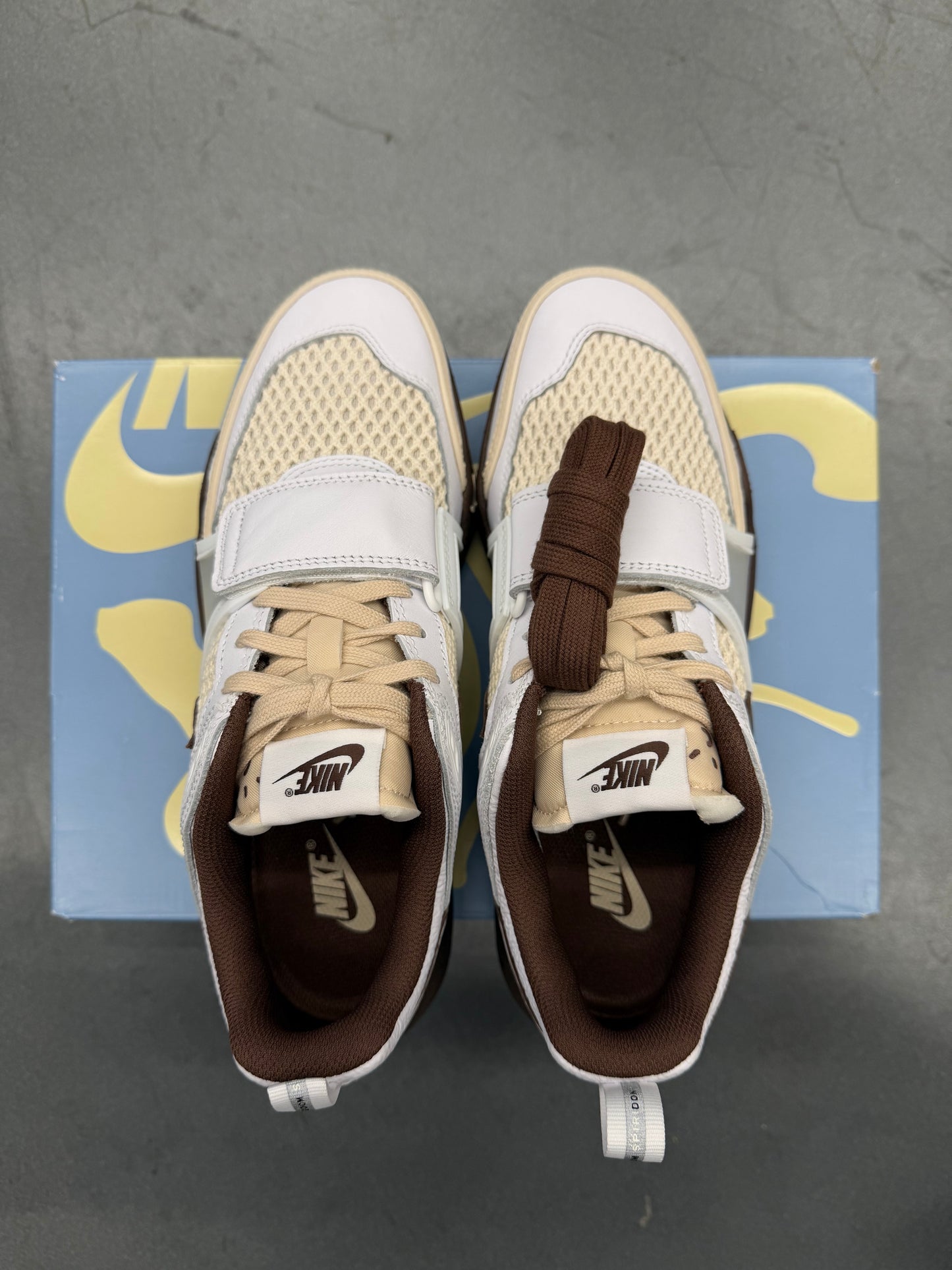 2025 SIZE 8.5 NIKE ZOOM FIELD JAXX TRAVIS SCOTT LIGHT CHOCOLATE (NEW WITH BOX)