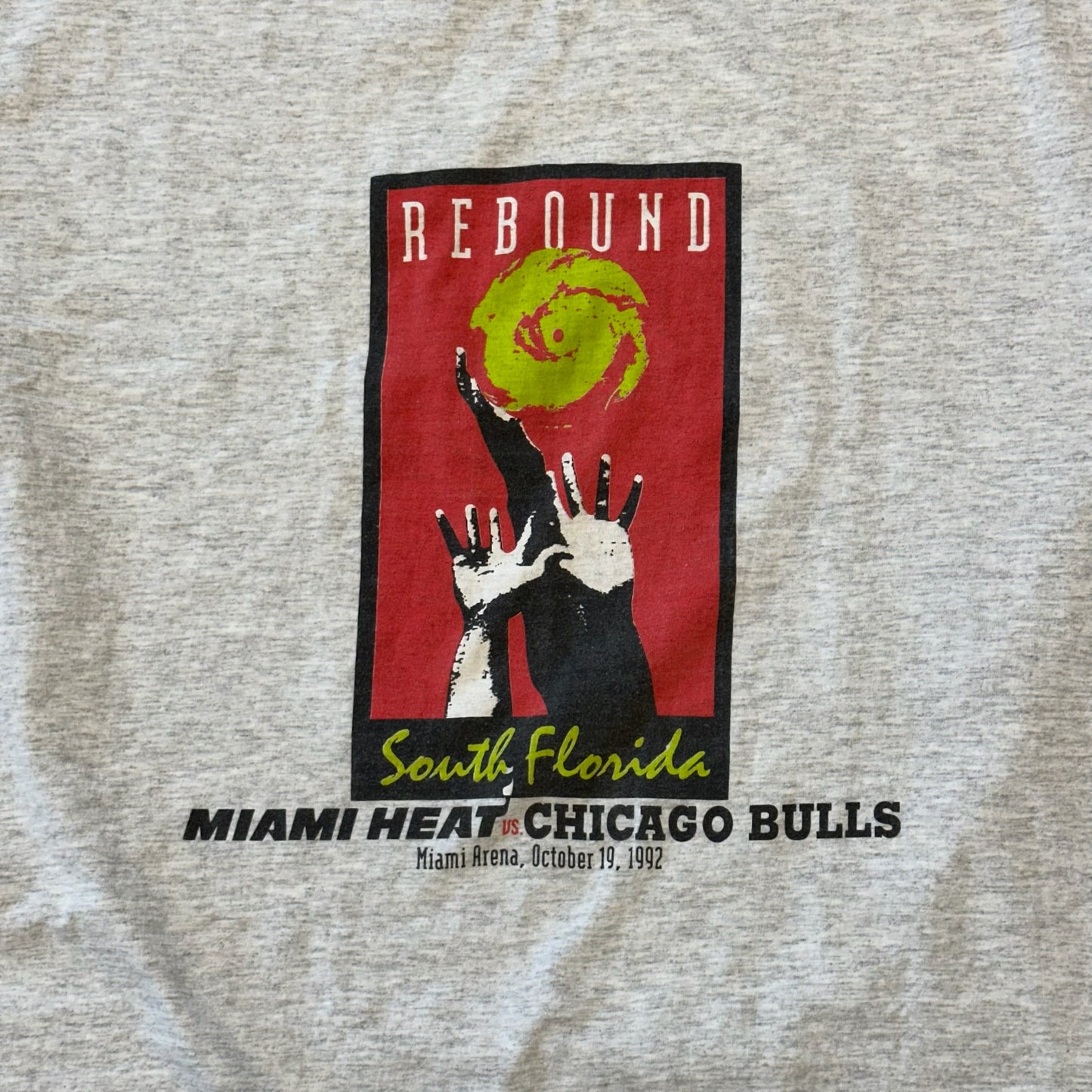 1992 REBOUND MIAMI HEAT VS CHICAGO BULLS TEE (SALEM SPORTSWEAR TAG)