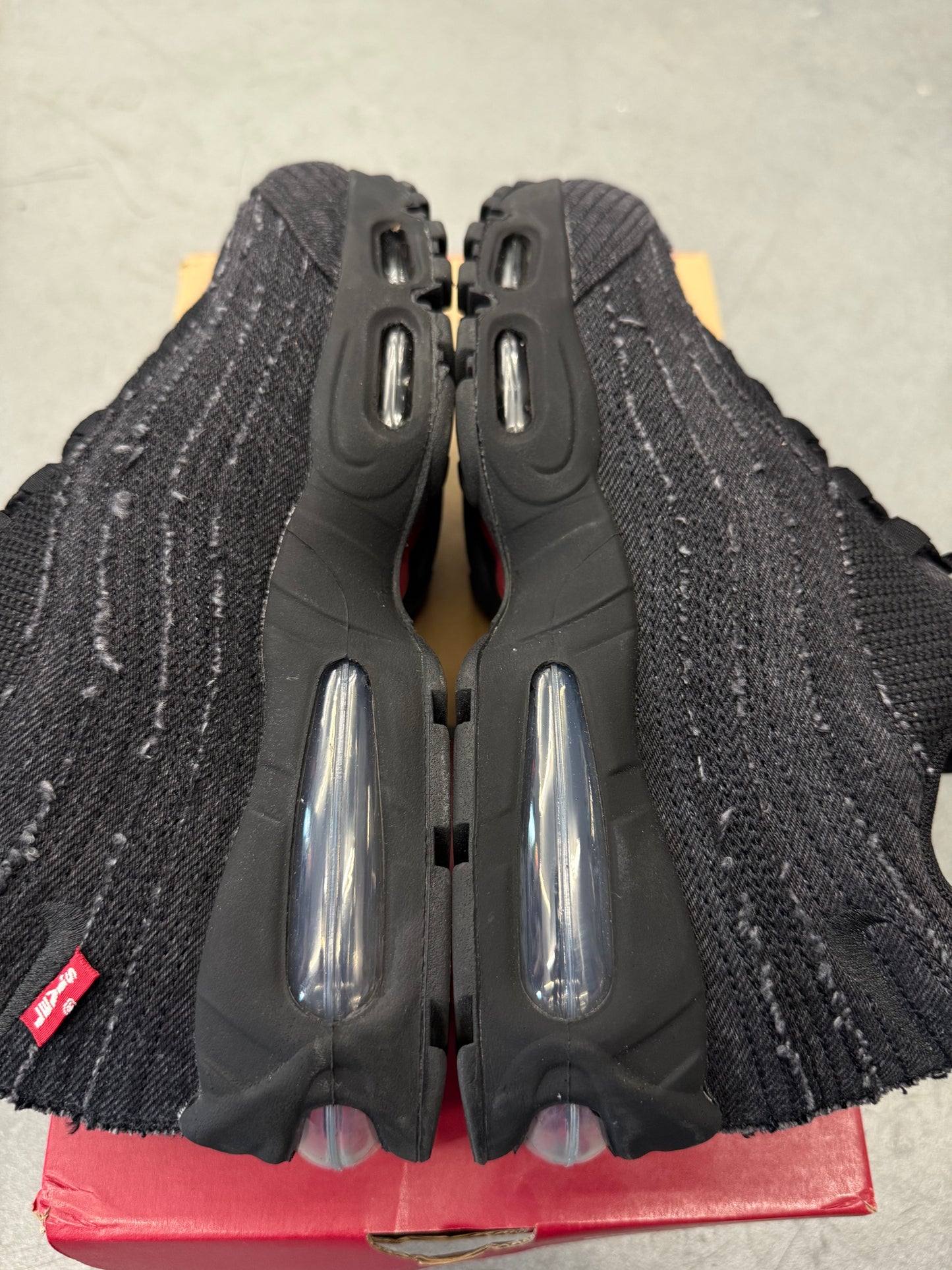 2025 SIZE 8 NIKE AIR MAX 95 OG LEVI'S BLACK