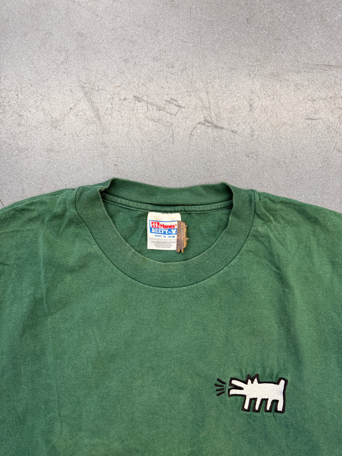 90S VINTAGE KEITH HARING EMBROIDERED BARKING DOG TEE (HANES TAG)