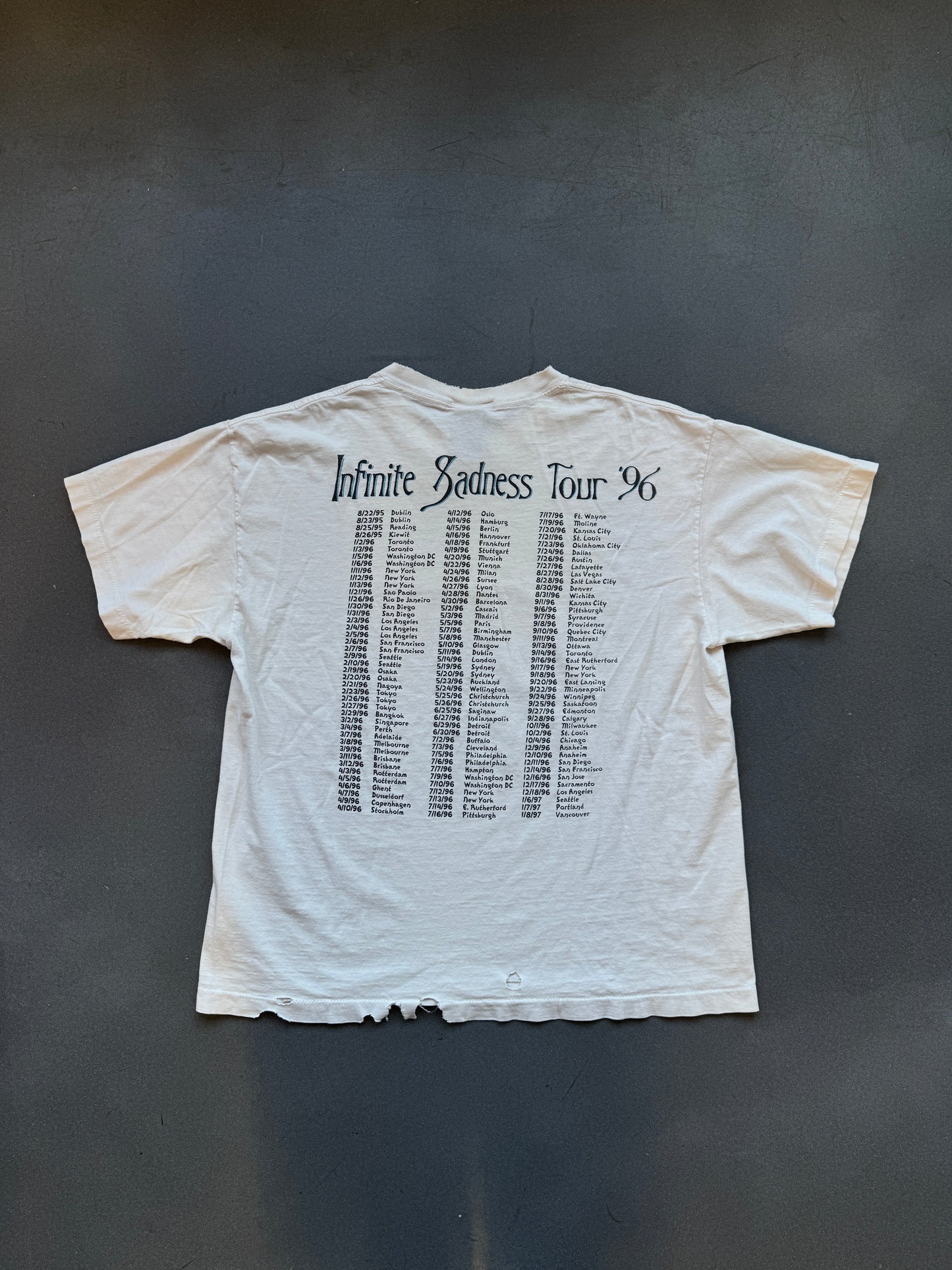 1996 THE SMASHING PUMPKINS INFINITE SADNESS TOUR TEE (GIANT TAG)