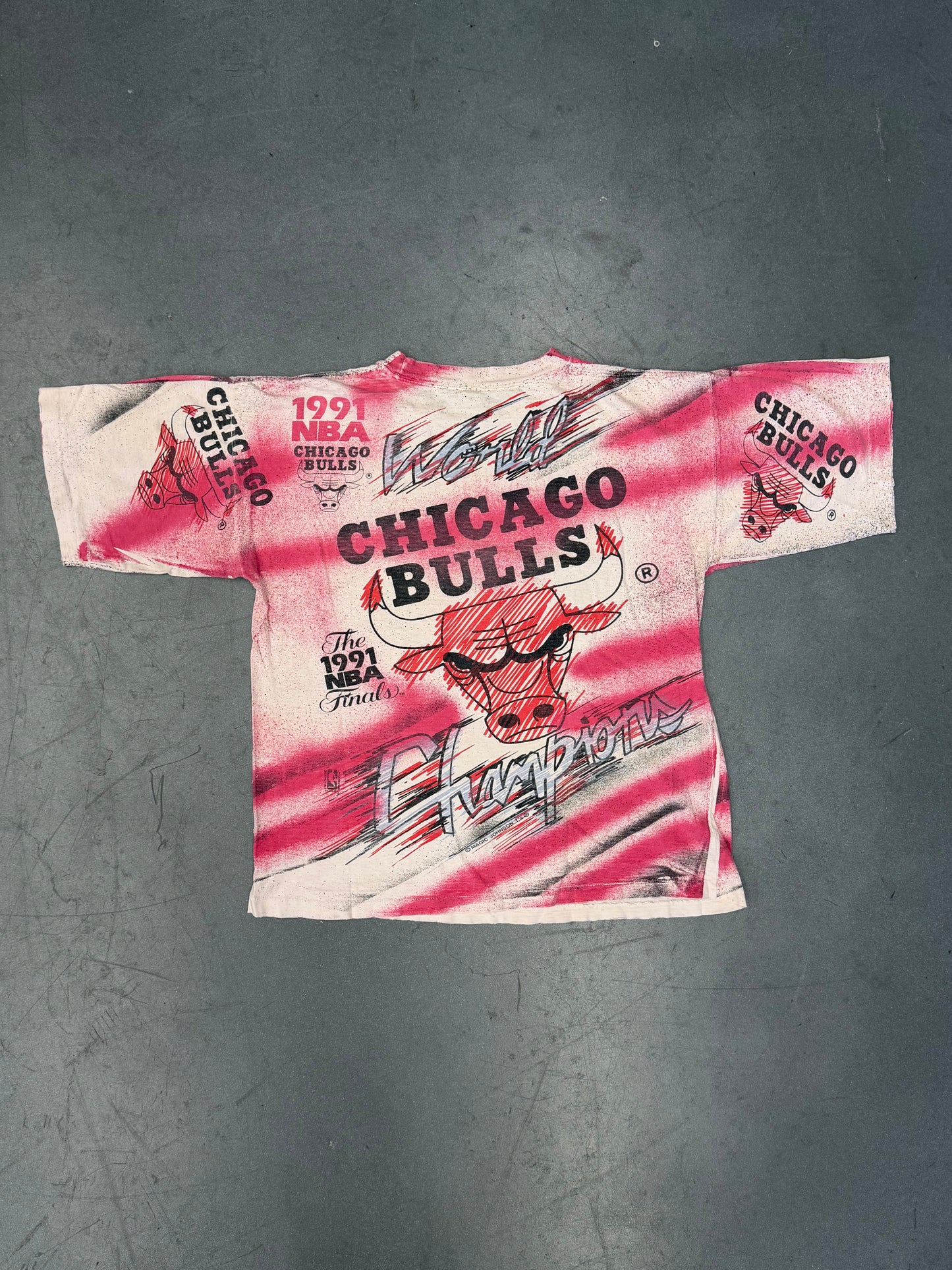 1991 CHICAGO BULLS MAGIC JOHNSON ALL OVER PRINT TEE (RITZ TAG)
