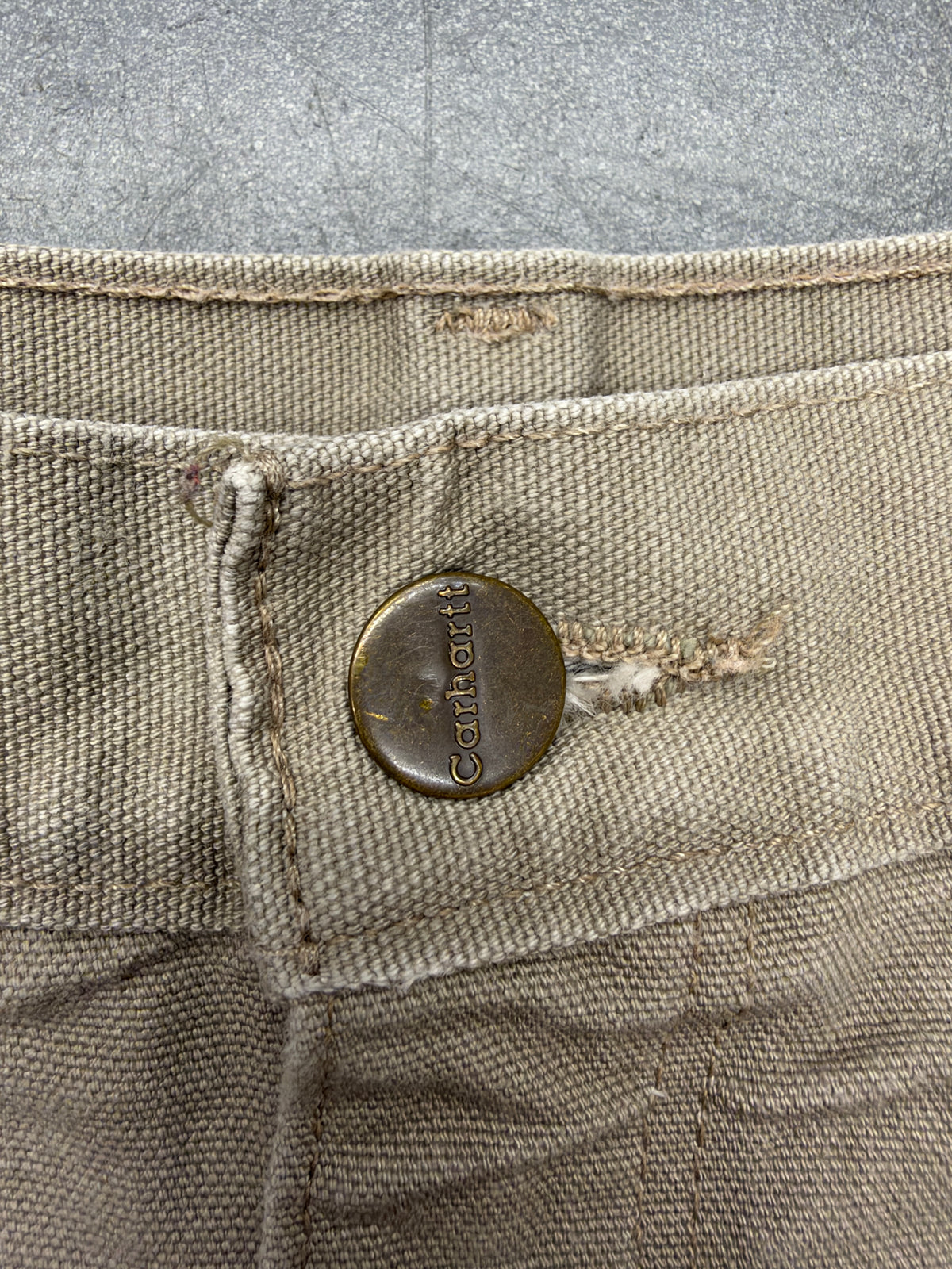 VINTAGE CARHARTT SHORTS (B25 DES) (44)