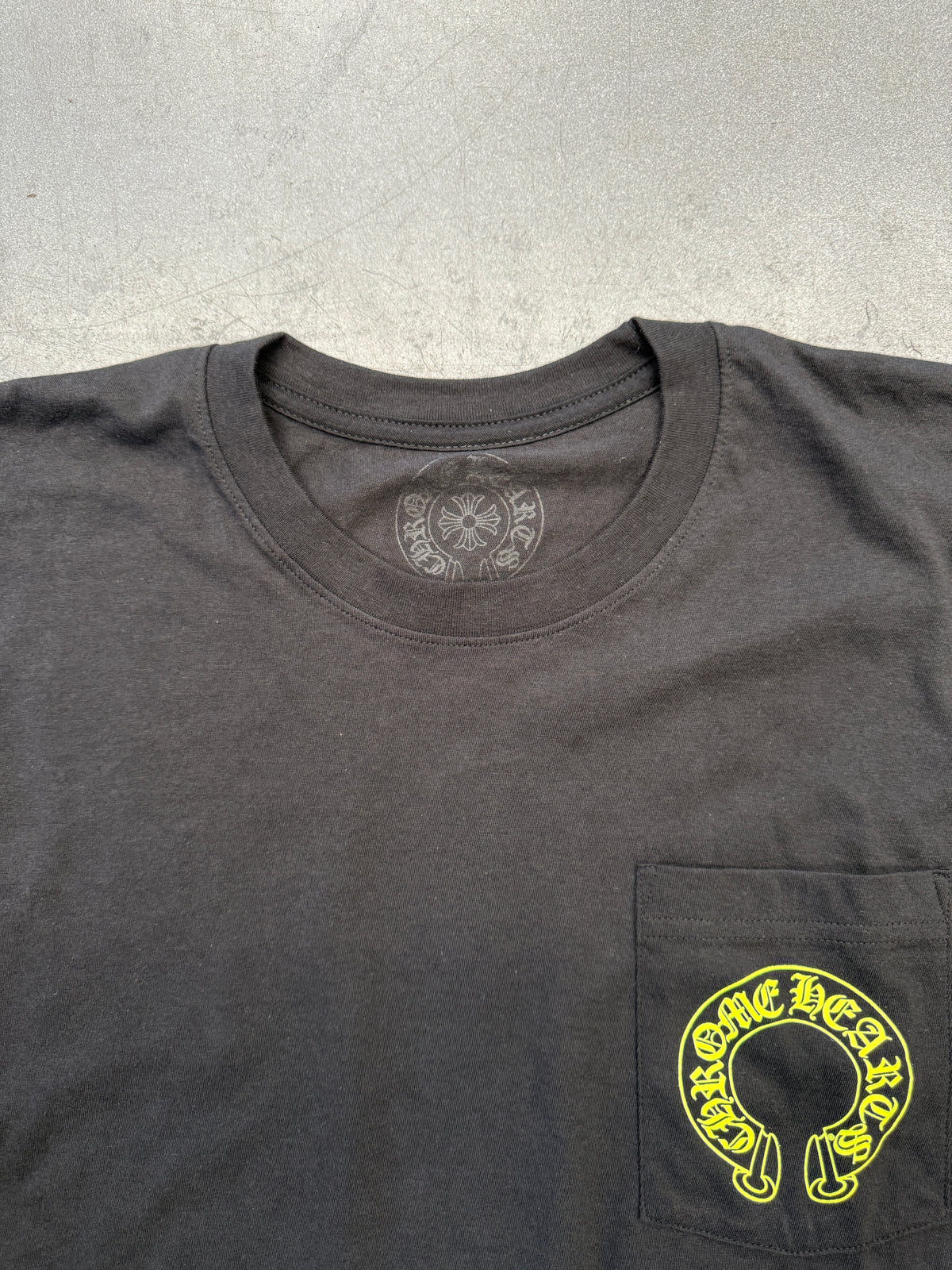 CHROME HEARTS HORSESHOE FLORAL LONG SLEEVE POCKET TEE - BLACK/NEON YELLOW