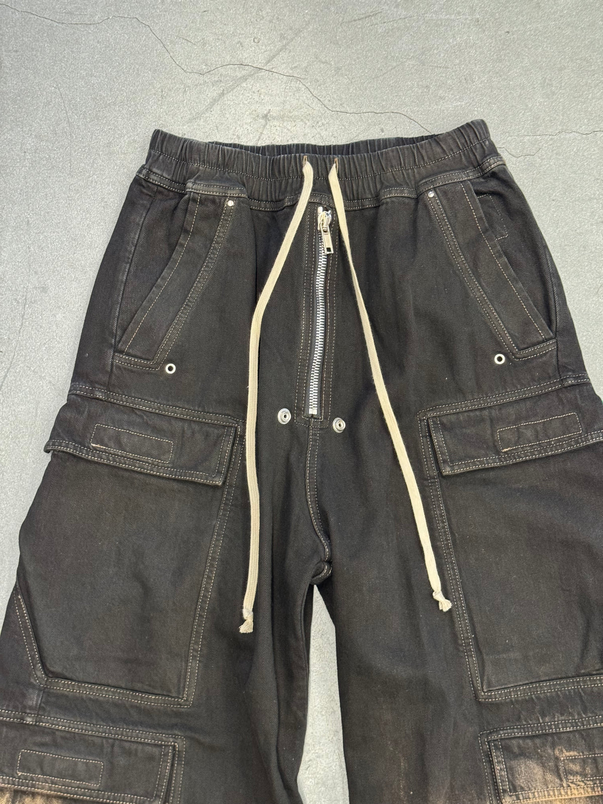FW24 RICK OWENS DRKSHDW 'PORTERVILLE' DOUBLE CARGO DENIM JUMBO BELAS - BLACK/TERRA SUN