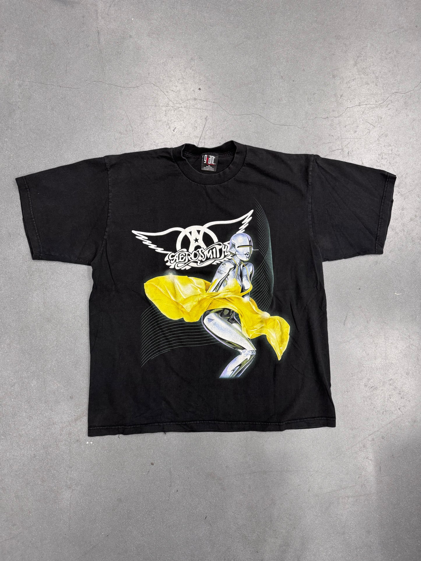 2001 AEROSMITH JUST PUSH PLAY WORLD TOUR ROBOT IN A DRESS TEE (GIANT TAG)