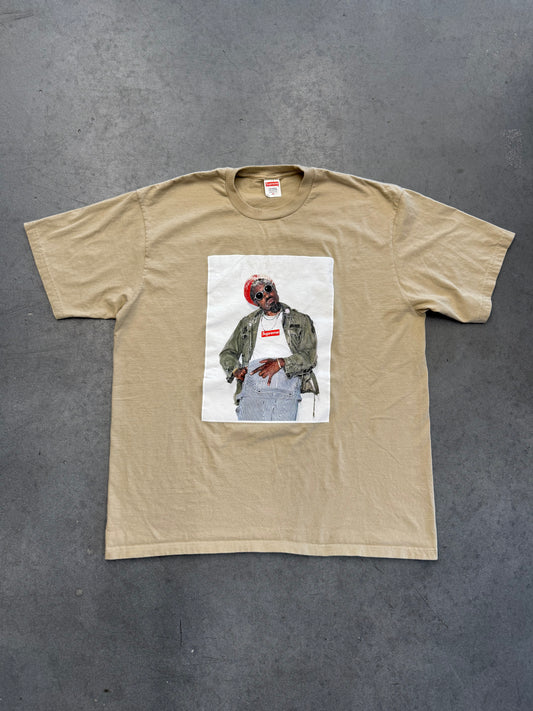 FW22 SUPREME ANDRE 3000 PHOTO TEE (STONE) (XL)