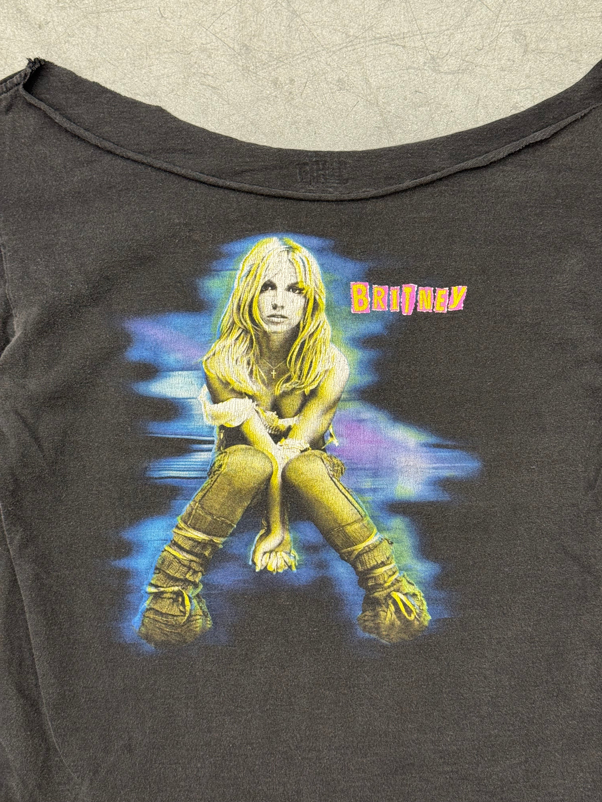 2001 BRITNEY SPEARS TOUR TEE CUT NECK TEE