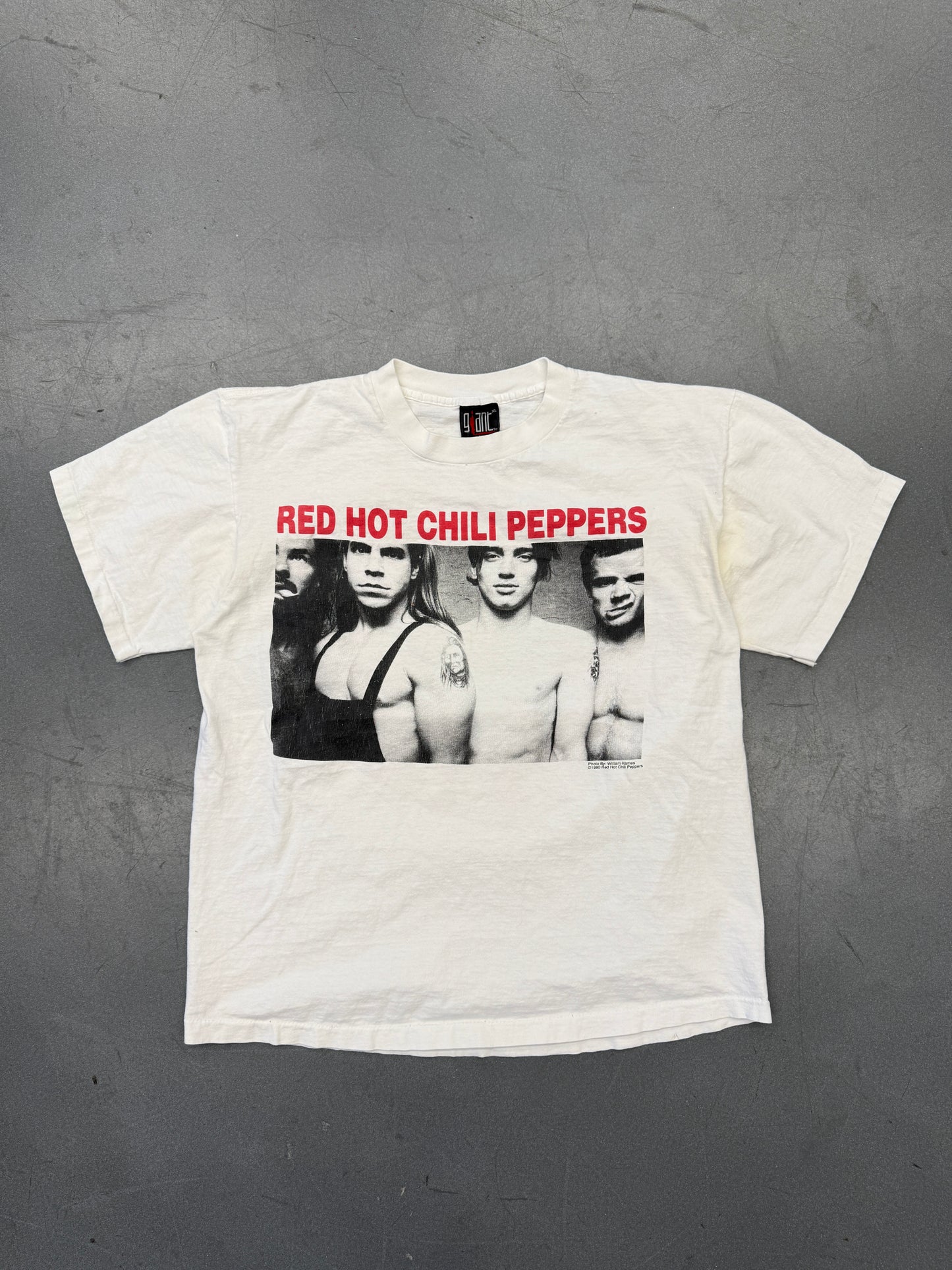 1990 RED HOT CHILI PEPPERS BAND MEMBERS STAR LOGO TEE (GIANT TAG)