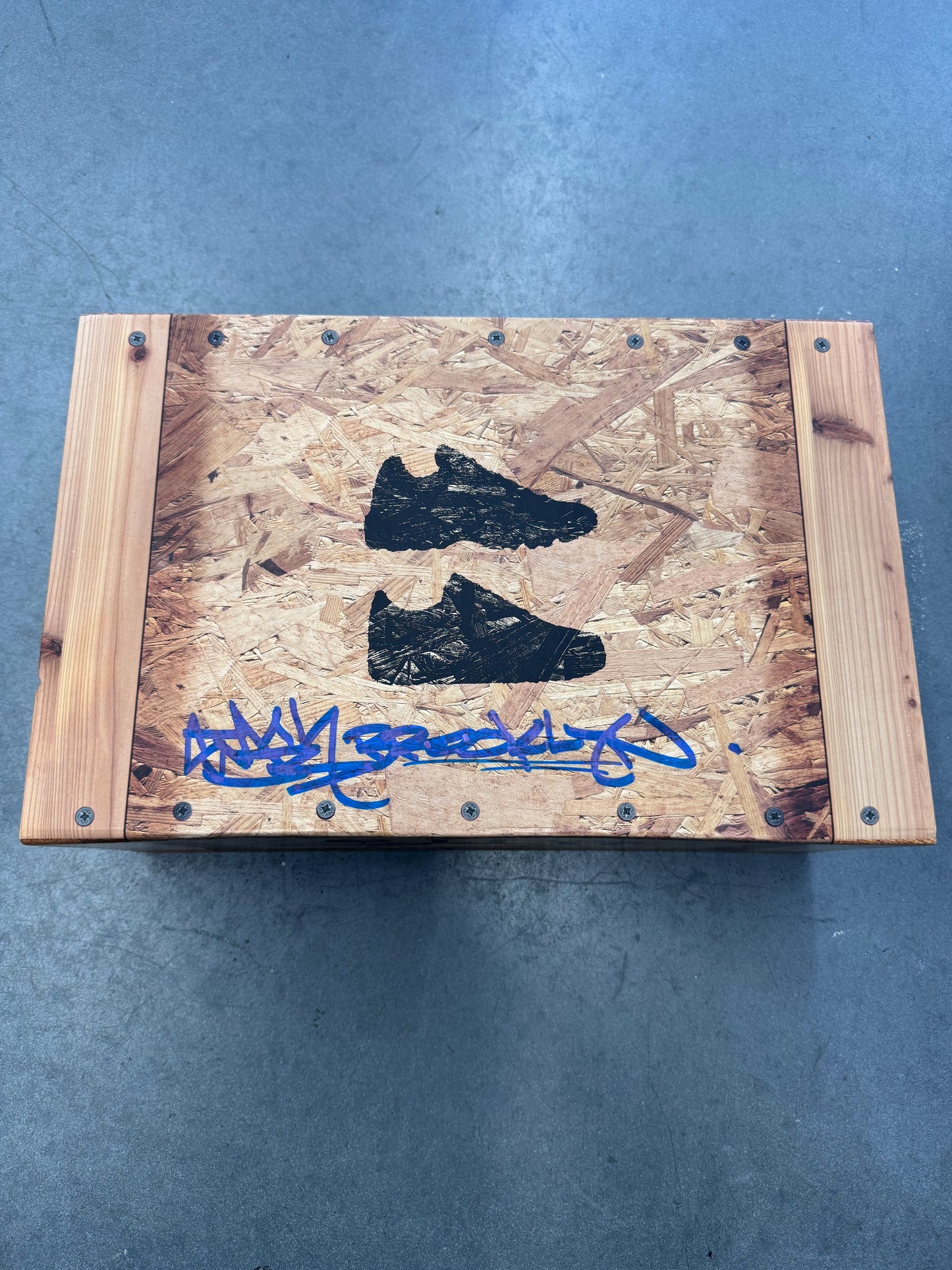 2024 SIZE 9.5 NIKE AIR MAX 95 & NIKE AIR FORCE 1 LOW STASH SPECIAL BOX (WITH POSTER) (SIGNED) (BRAND NEW OG ALL)