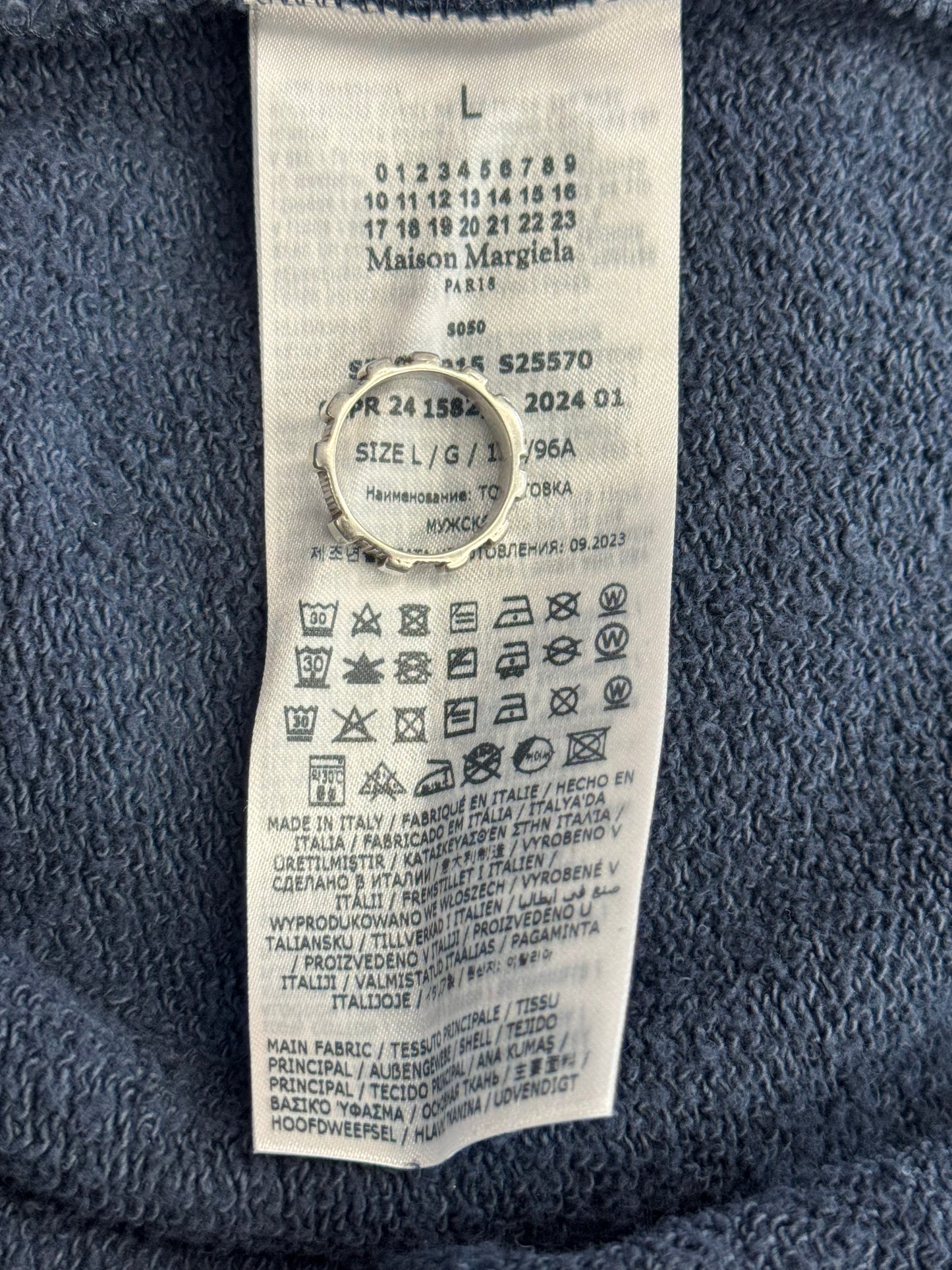 MAISON MARGIELA REVERSE LOGO STITCHED CREWNECK