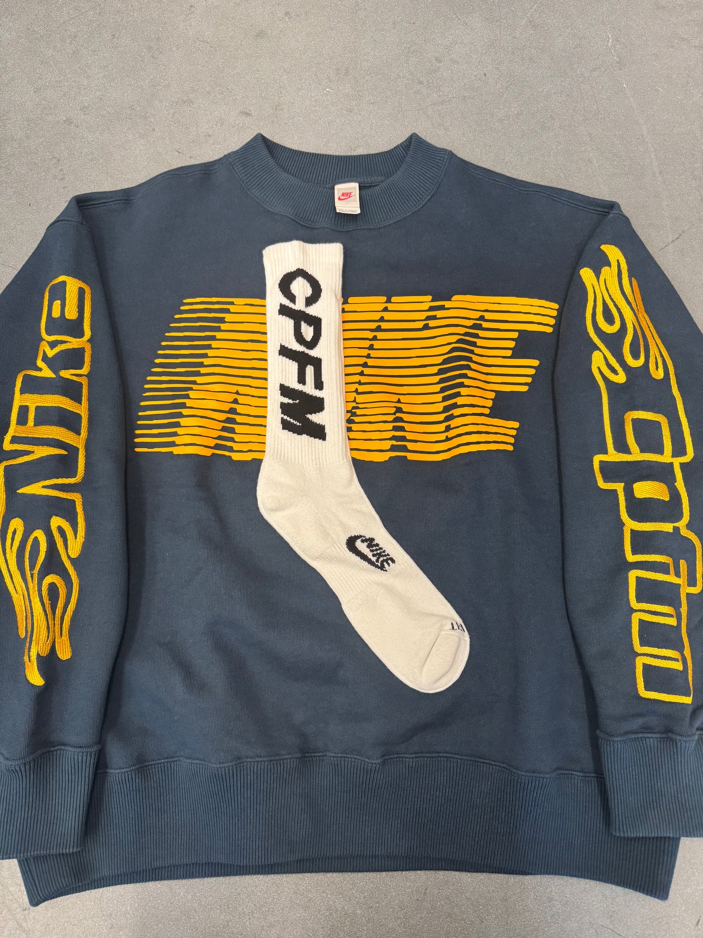 NIKE X CACTUS PLANT FLEA MARKET SOCKS FLEECE CREWNECK