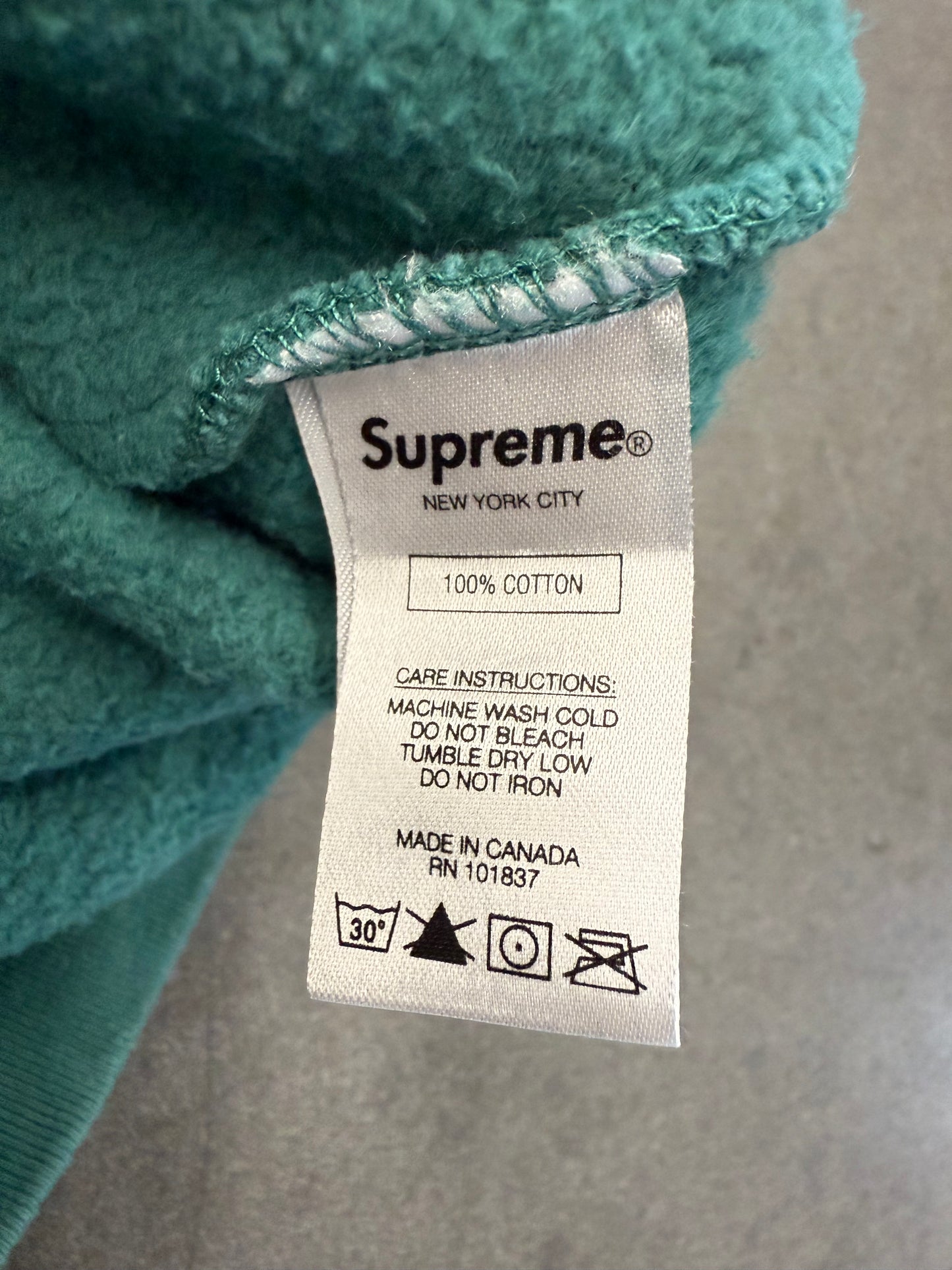 FW18 SUPREME WORLD FAMOUS CREWNECK DARK TEAL