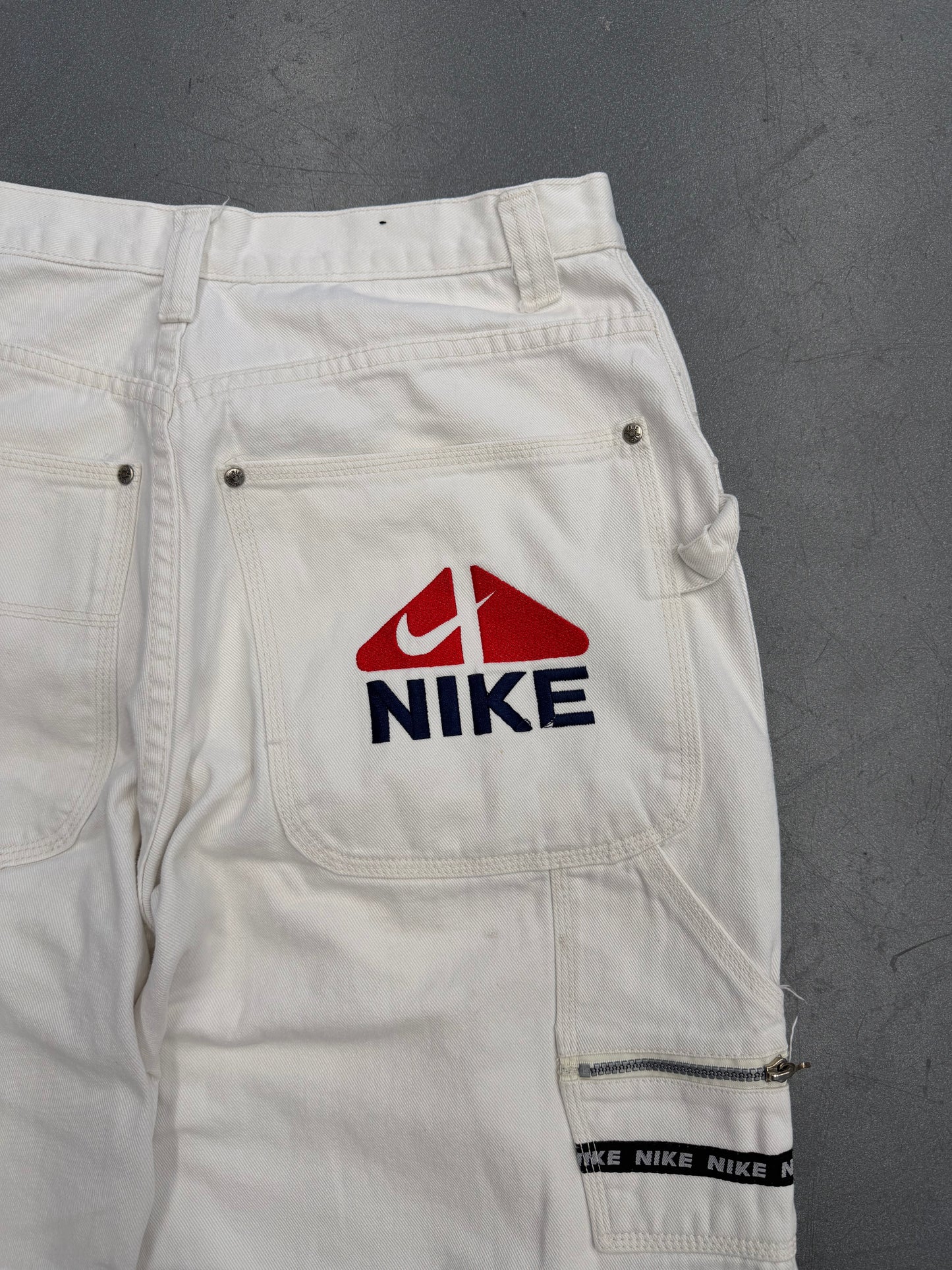 90'S BOOTLEG NIKE CARPENTER JEANS