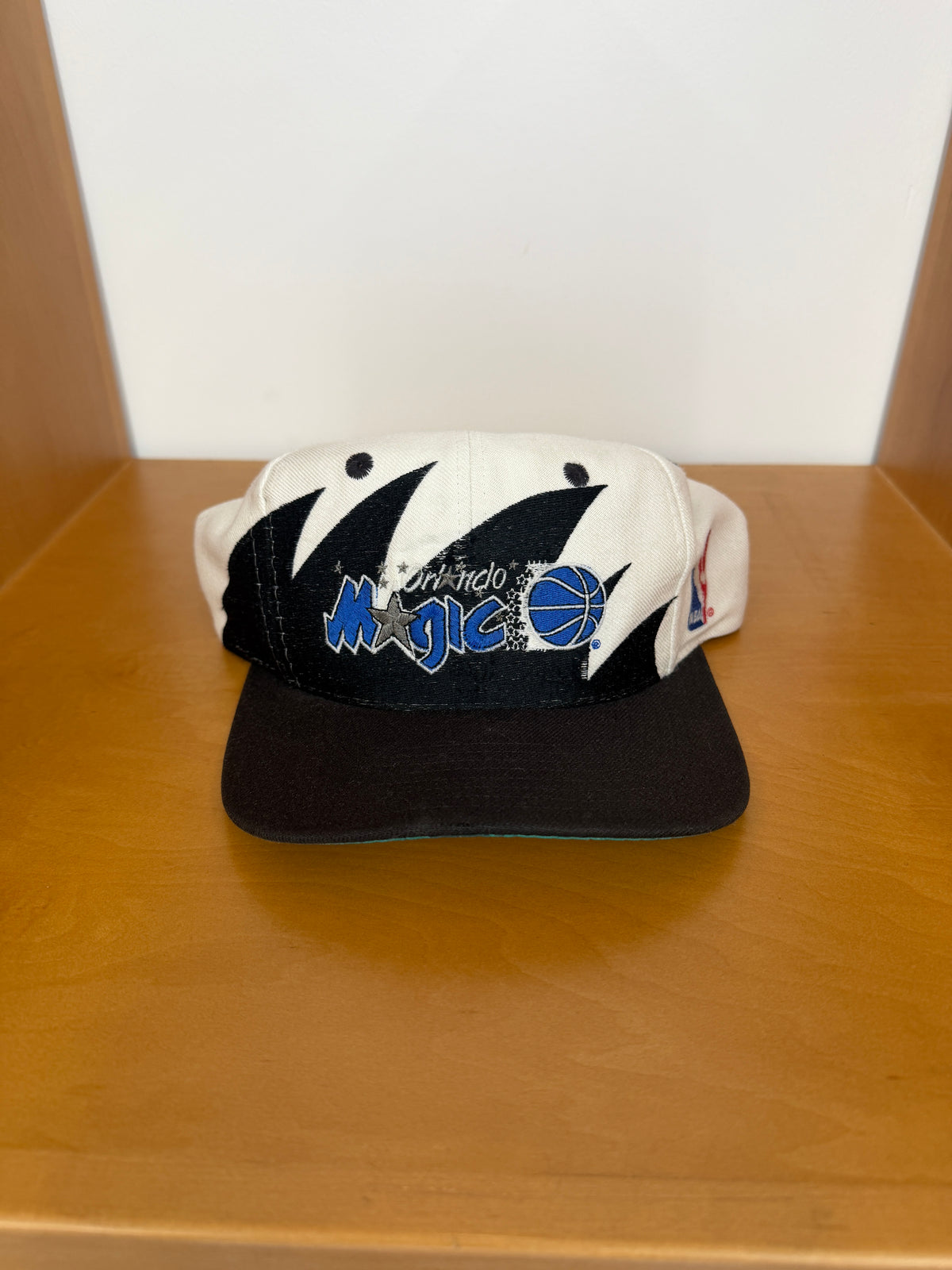 ORLANDO MAGIC SHARKTOOTH LOGO ATHLETICS SNAPBACK (LOGO ATHLETICS TAG)