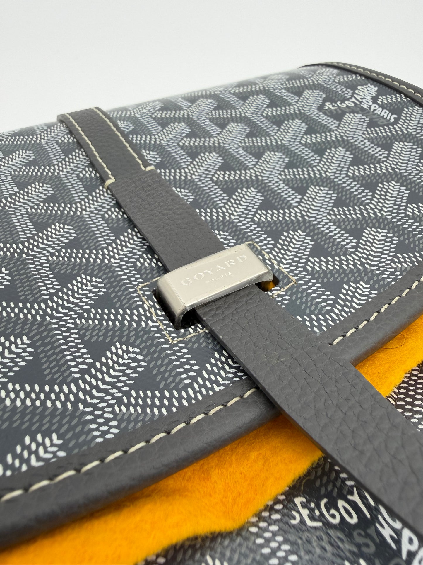 GOYARD BELVEDERE PM MESSENGER BAG - GREY