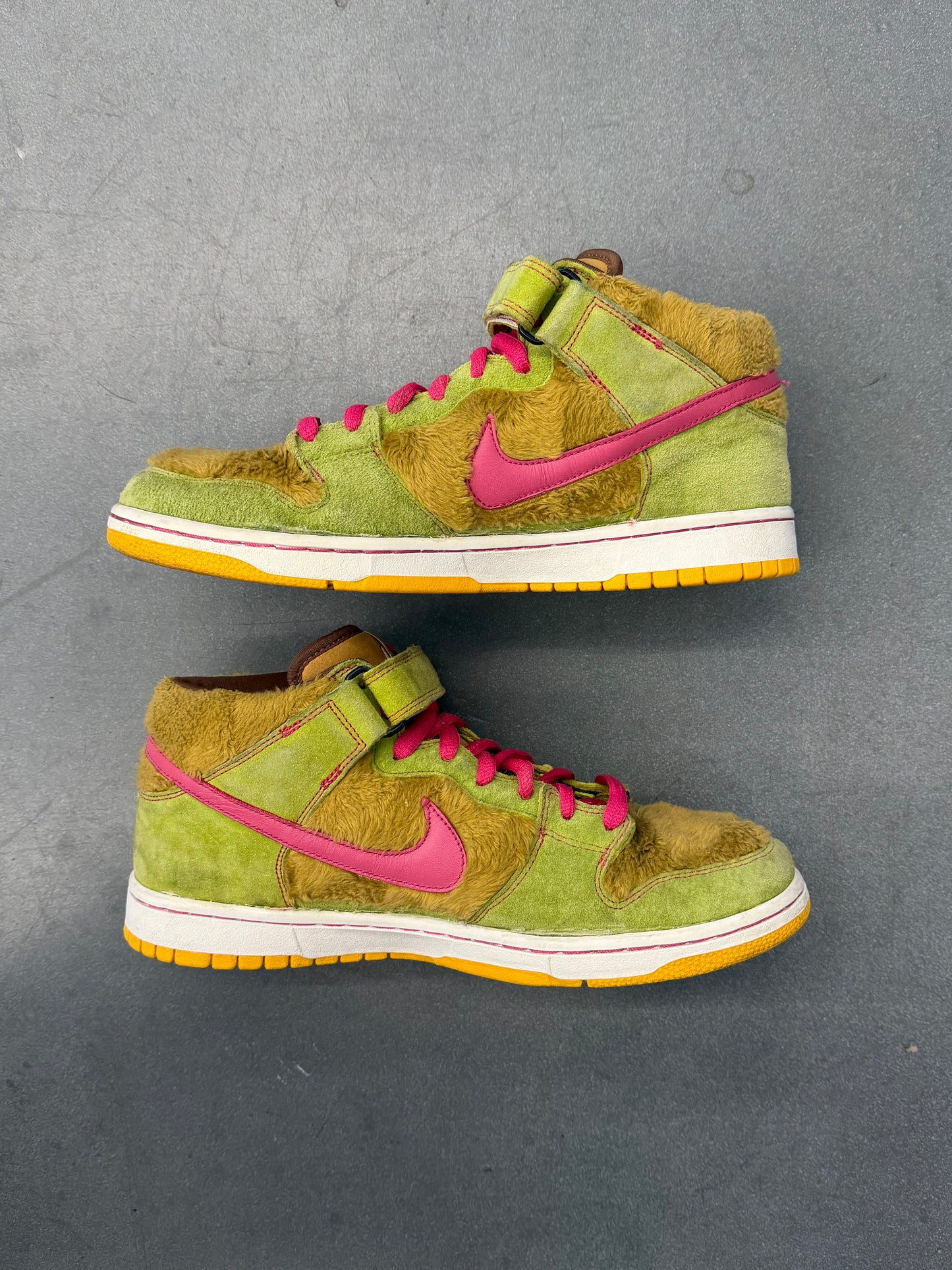 2006 NIKE SB DUNK MID MAMA BEAR (W/O BOX)