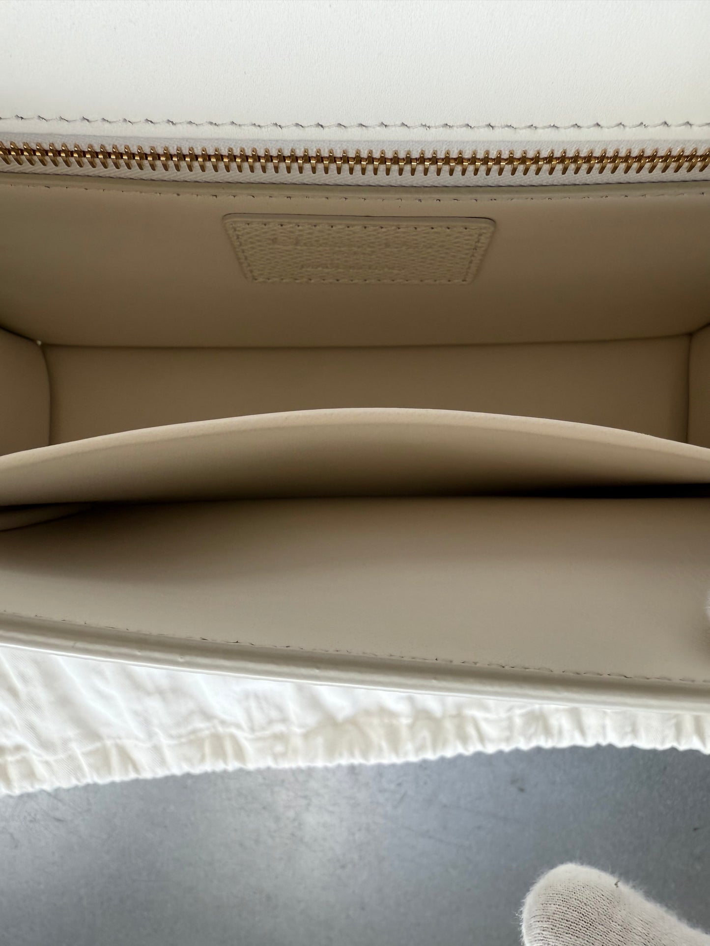 CHRISTIAN DIOR MONTAIGNE 30 HANDBAG - WHITE (PRE-OWNED WITH DUSTBAG) (TANIA)