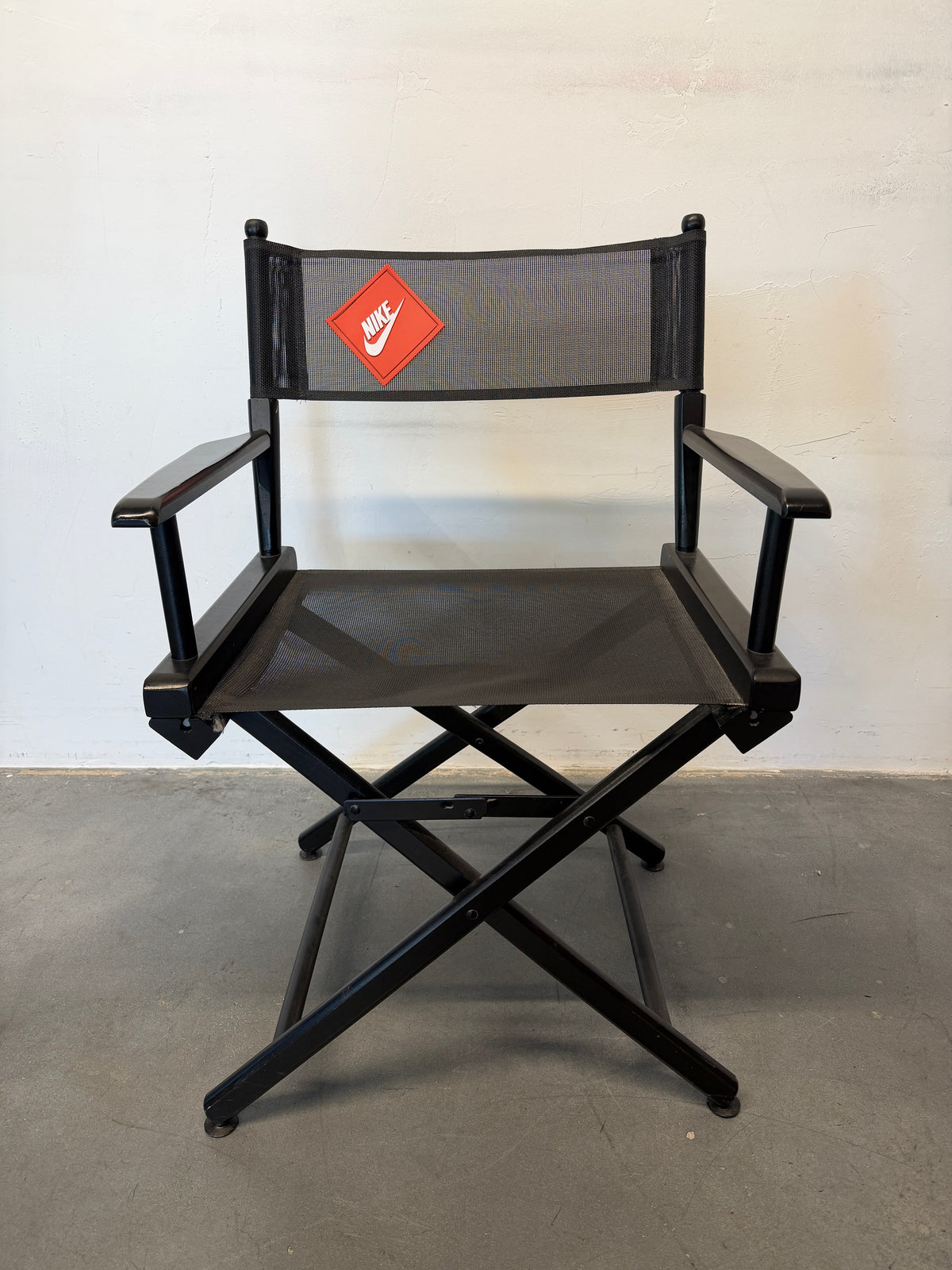 90'S VINTAGE NIKE RUBBER PATCH BLACK MESH DIRECTORS CHAIR