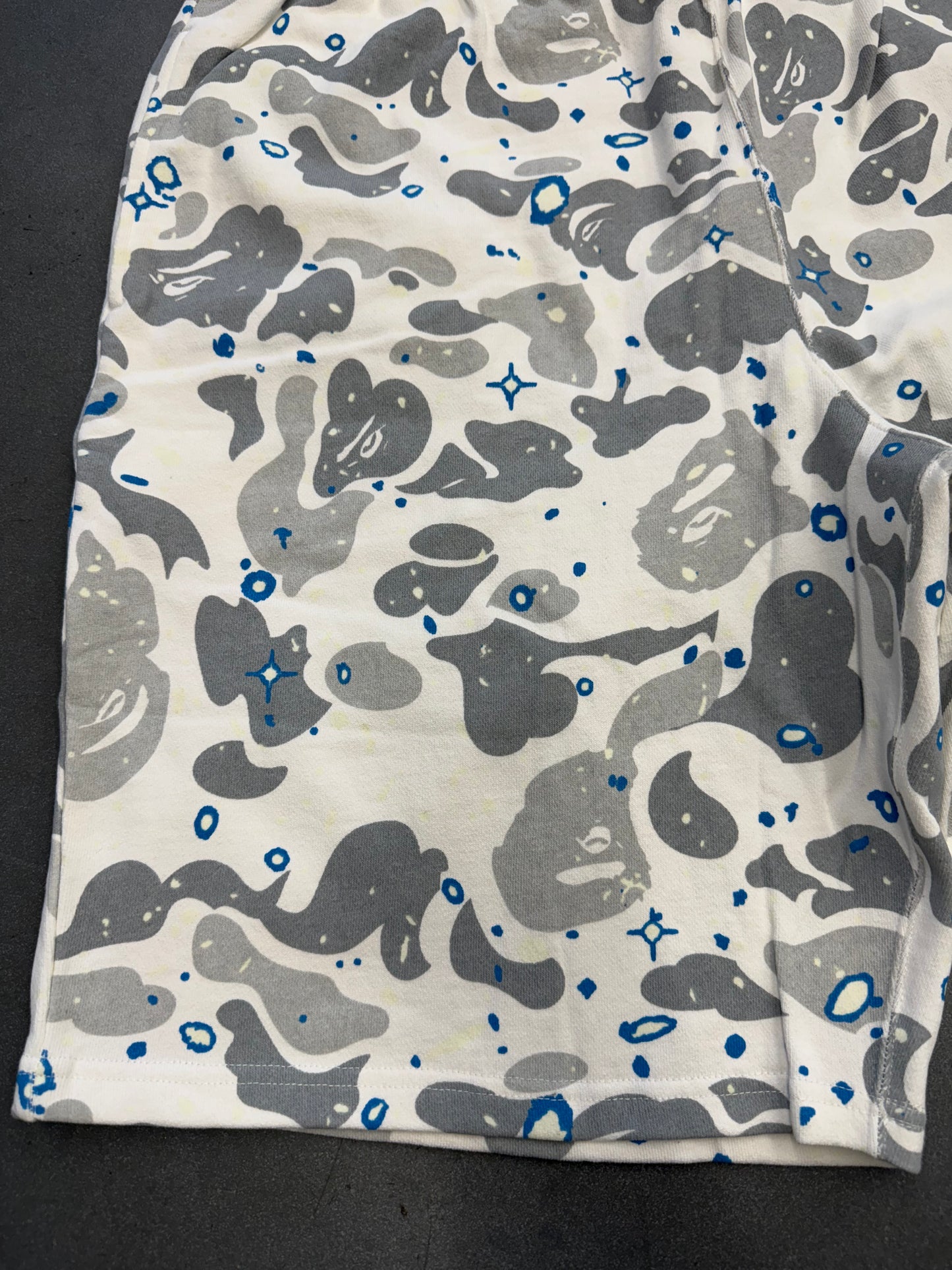 SS20 A BATHING APE BAPE SPACE CAMO WIDE SWEATSHORT - WHITE (XL) (NWT)