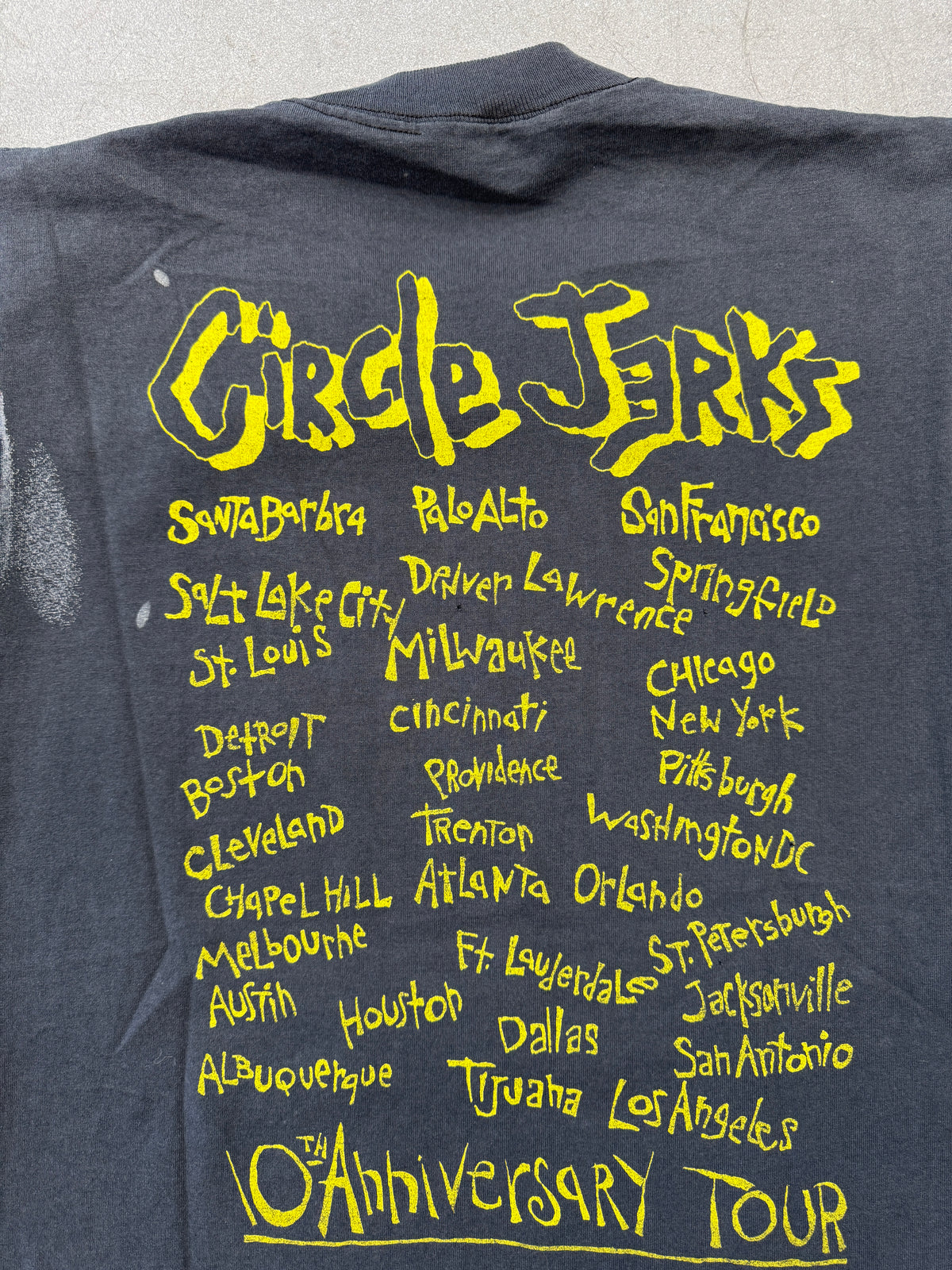 1989 CIRCLE JERKS 10TH ANNIVERSARY TOUR CUT-OFF TEE (PULLED TAG)
