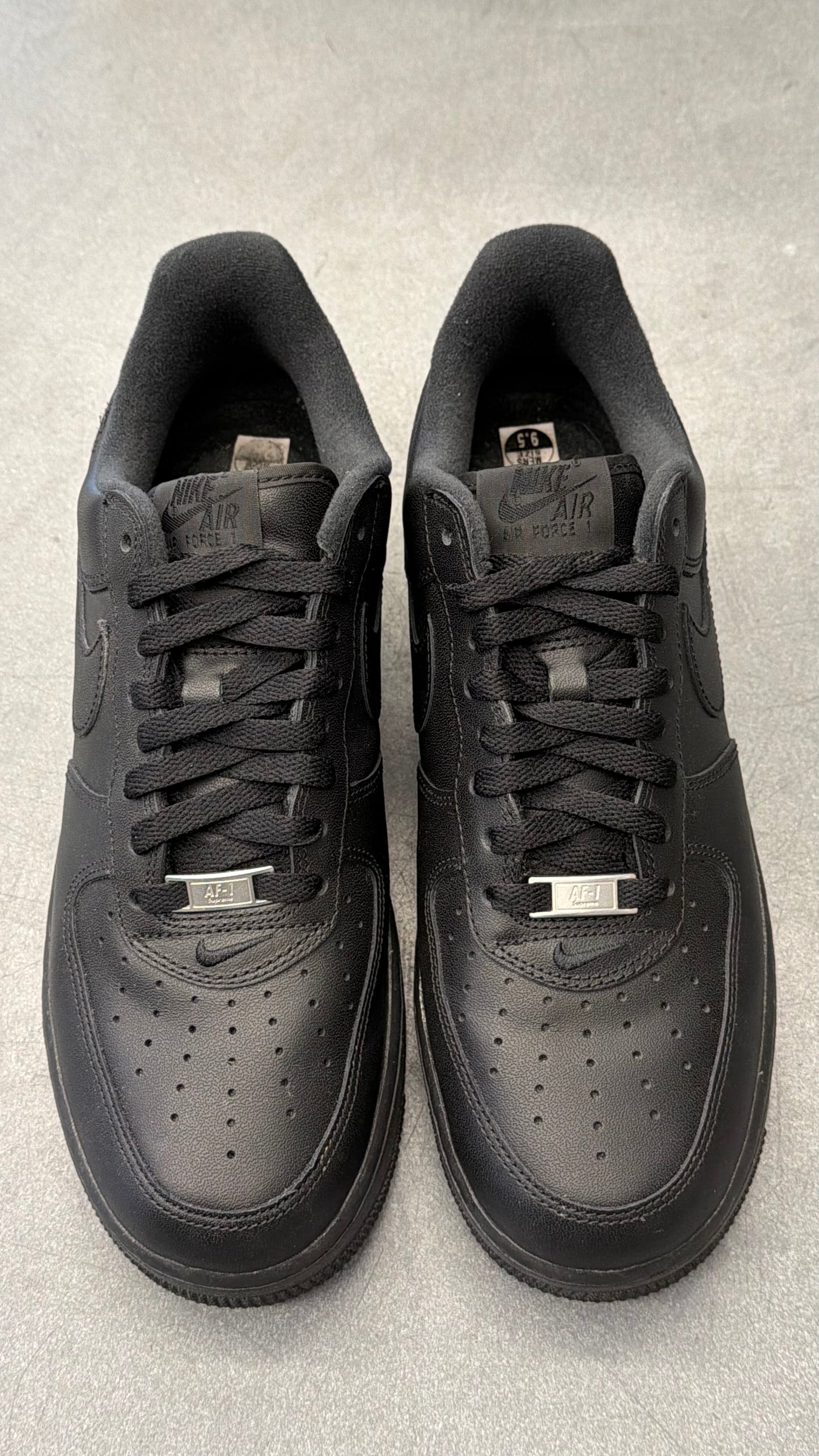 NIKE AIR FORCE 1 LOW SUPREME BLACK