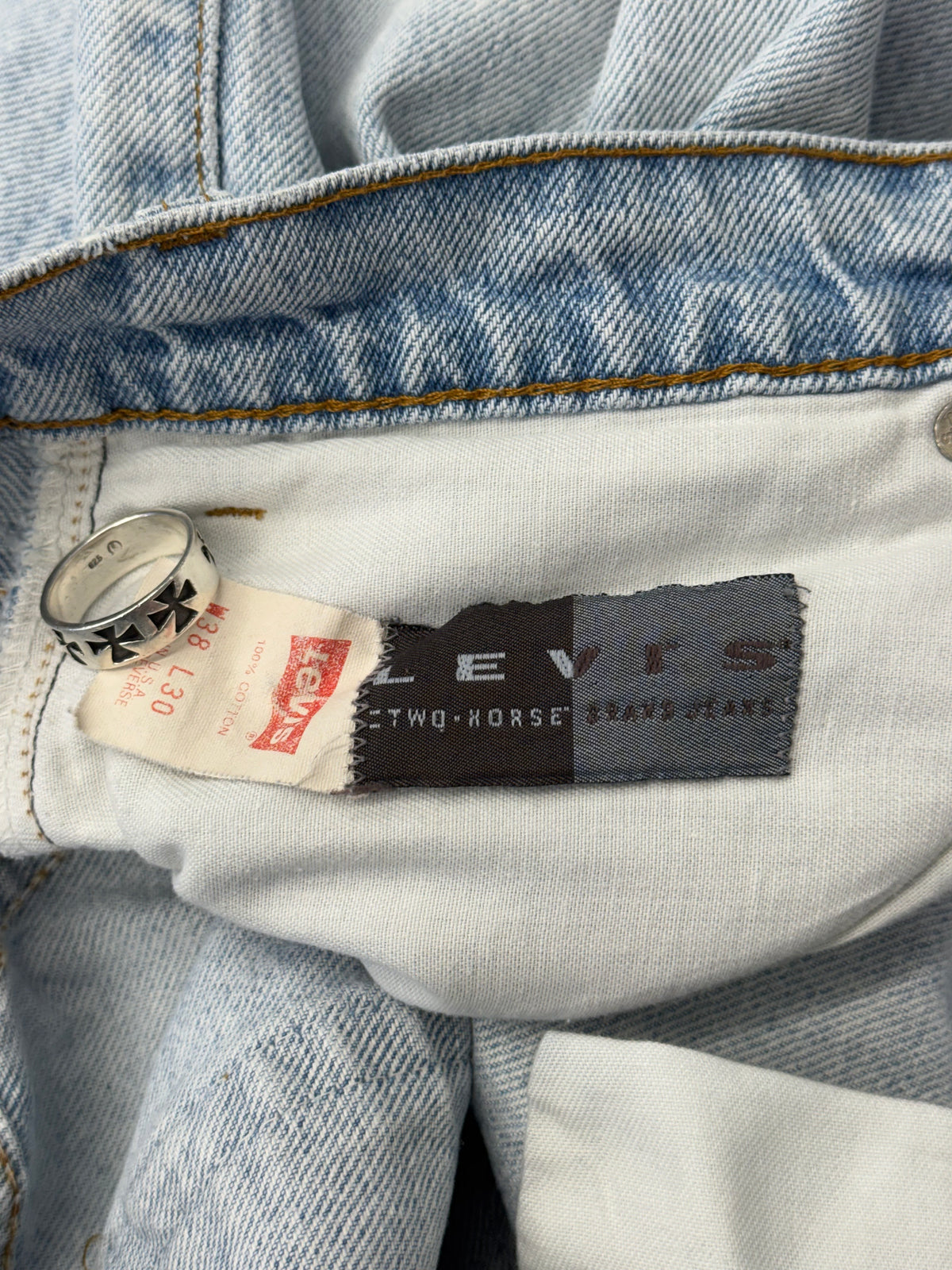 1987 LEVI'S 549 TWO HORSE BRAND LIGHT WASH DENIM JEANS (38X30)