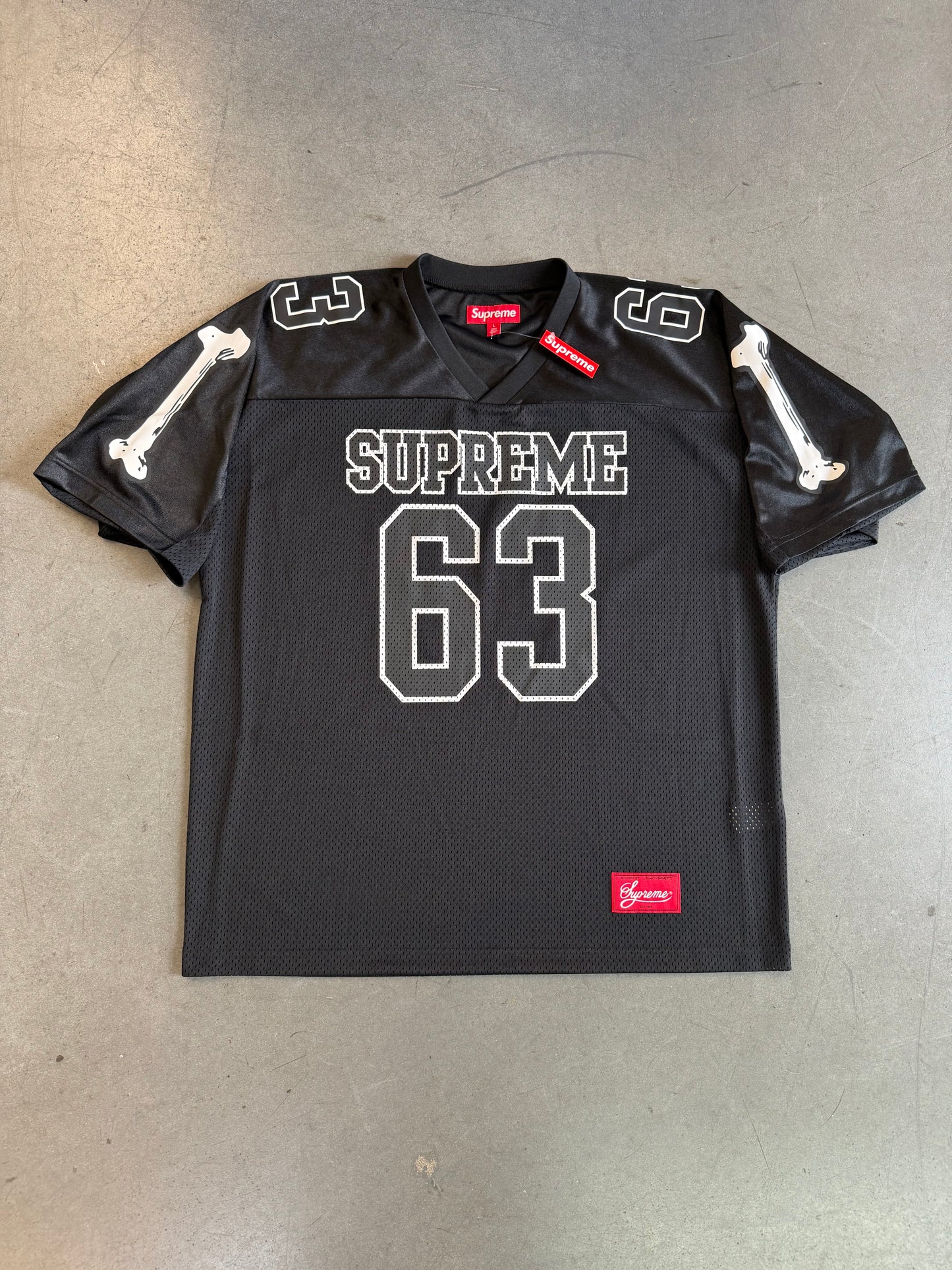 FW25 SUPREME BONES FOOTBALL JERSEY - BLACK (L) (NEW)