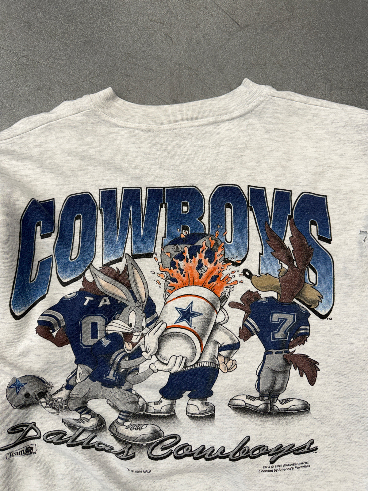 1994 DALLAS COWBOYS LOONEY TUNES CREWNECK (PULLED TAG)