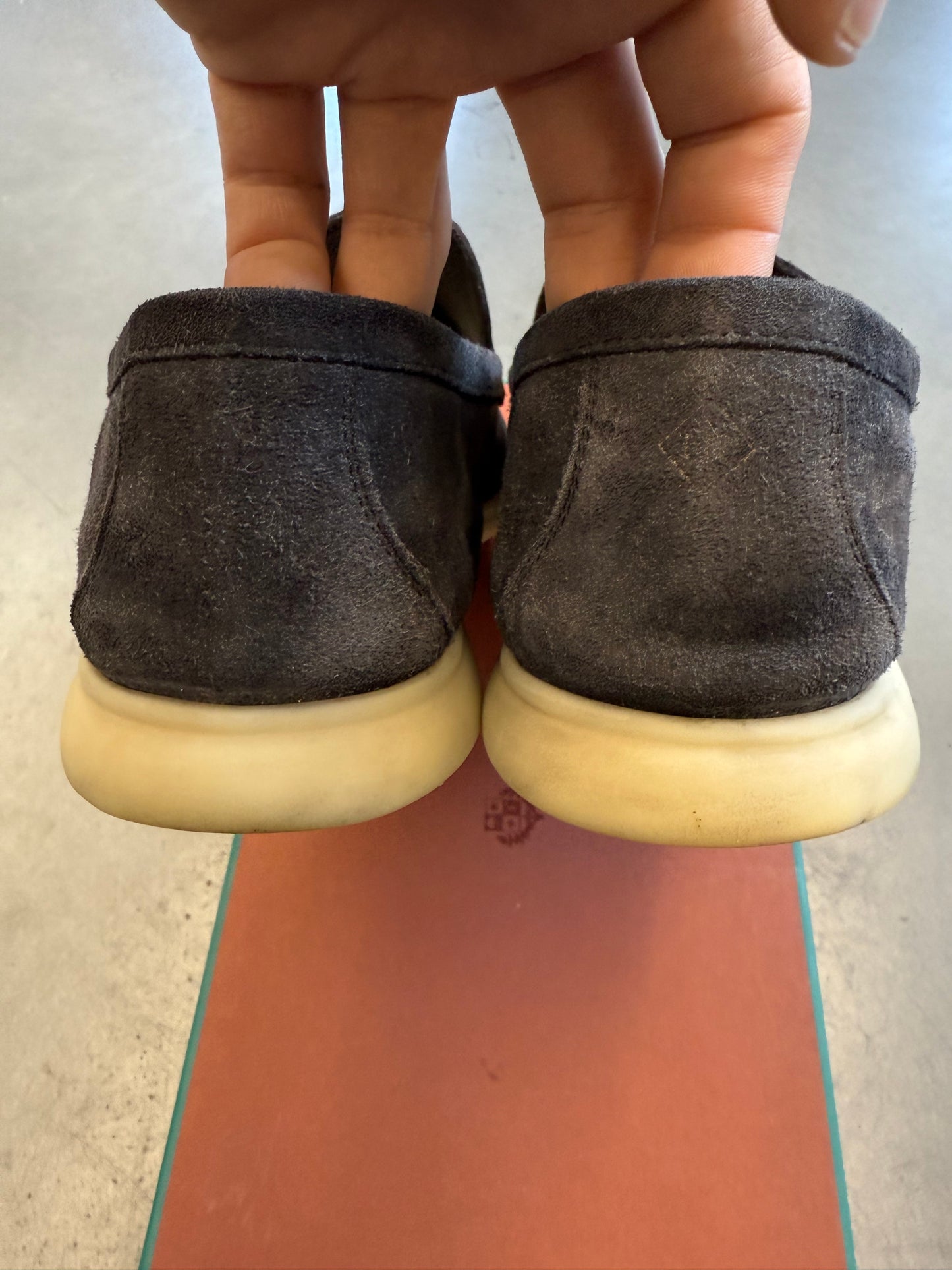 SIZE 43 LORO PIANA SUMMER WALK SUEDE - CAVIAR (PRE-OWNED WITH BOX)