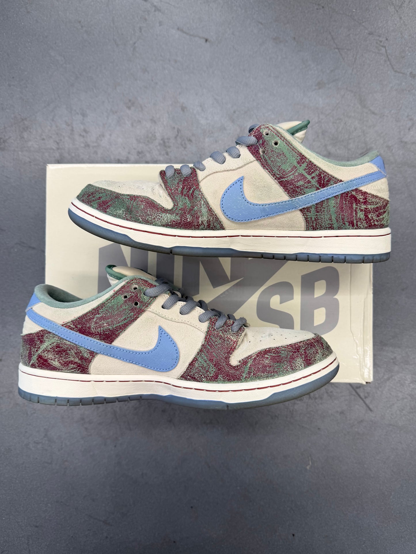 2023 SIZE 11 NIKE SB DUNK LOW SB CRENSHAW SKATE SHOP (PRE-OWNED WITH BOX)