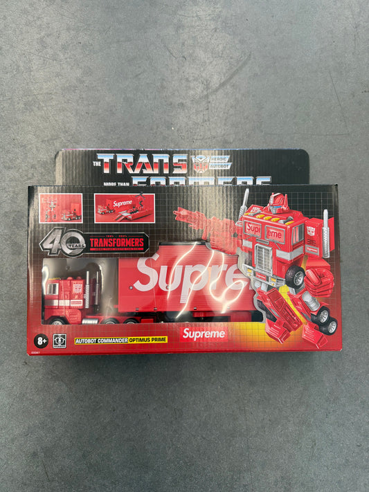 SS25 SUPREME TRANSFORMERS G1 OPTIMUS PRIME