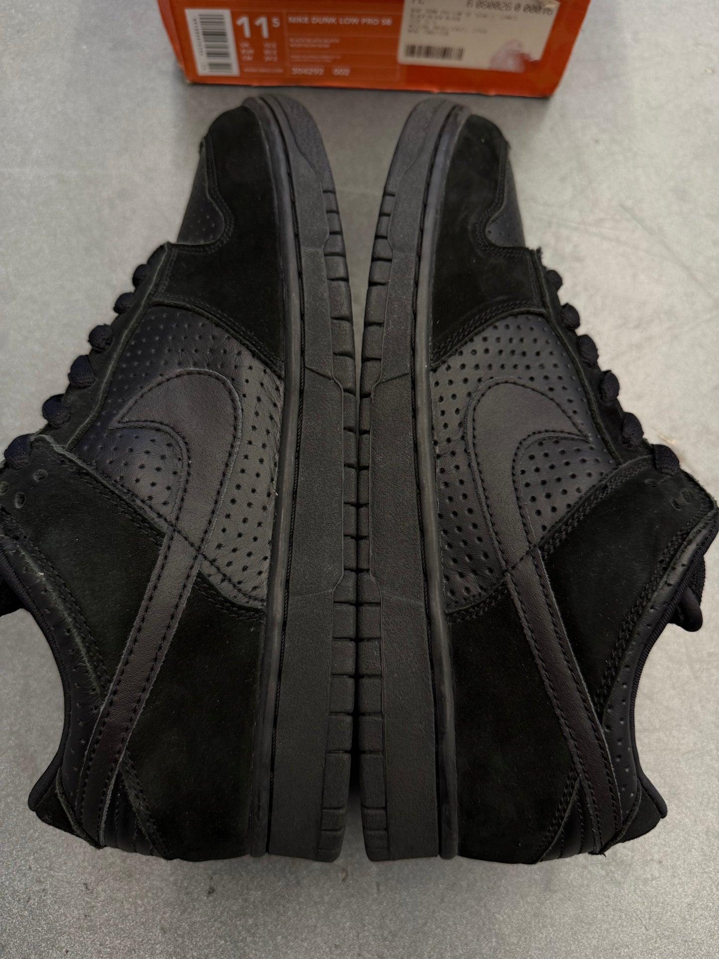 2002 GINO IANNUCCI 2 NIKE SB DUNK LOW (WITH BOX/REPLACEMENT SB INSOLES)