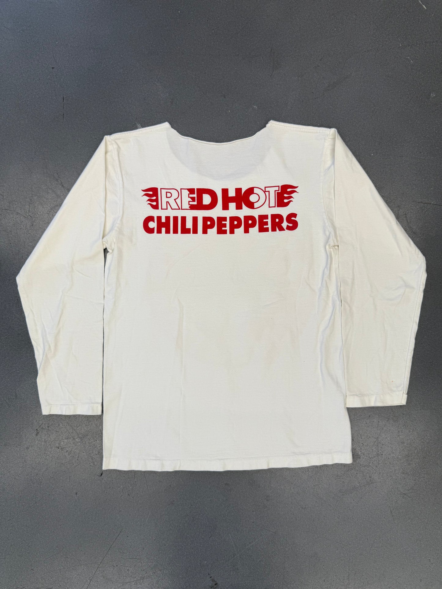 1998 RED HOT CHILI PEPPERS EURO LS TEE (RIPPED NECK)