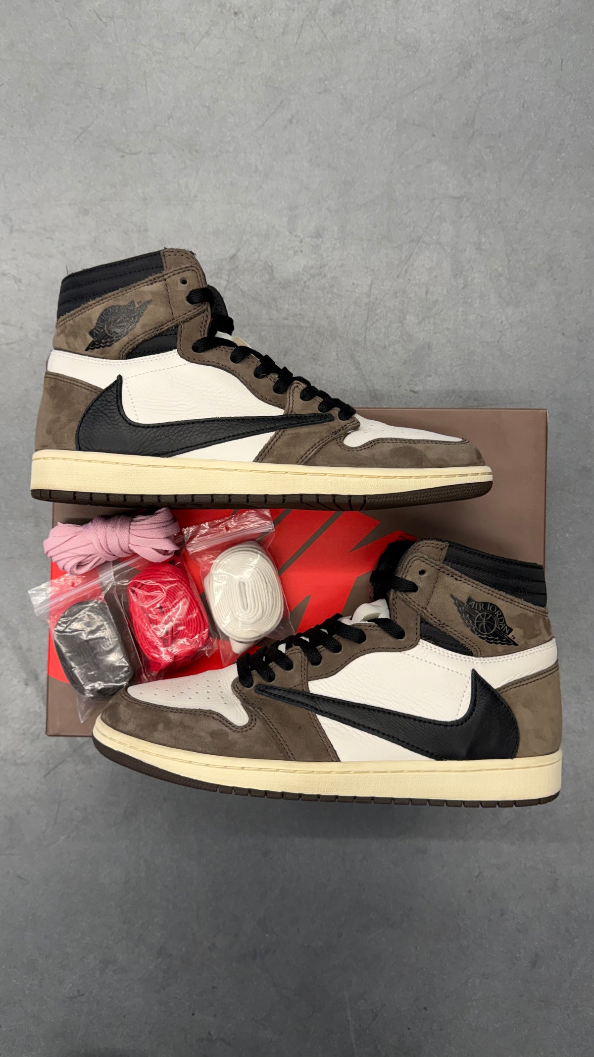 2019 AIR JORDAN 1 HIGH OG TRAVIS SCOTT SP
